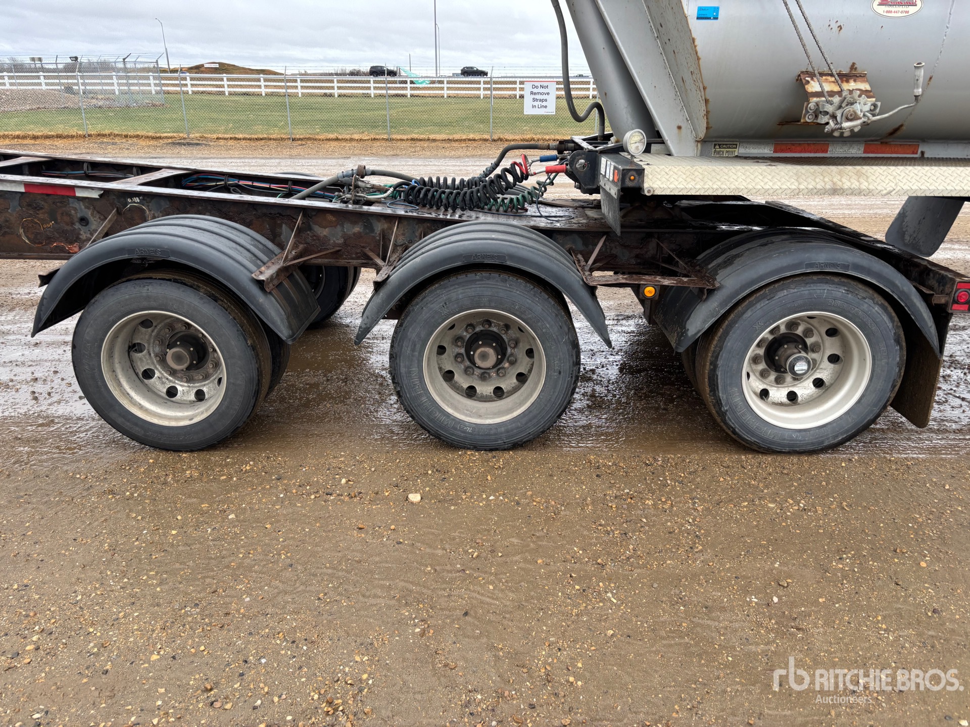 2014 Arnes 15 FT SUPER B-TRAIN LEAD