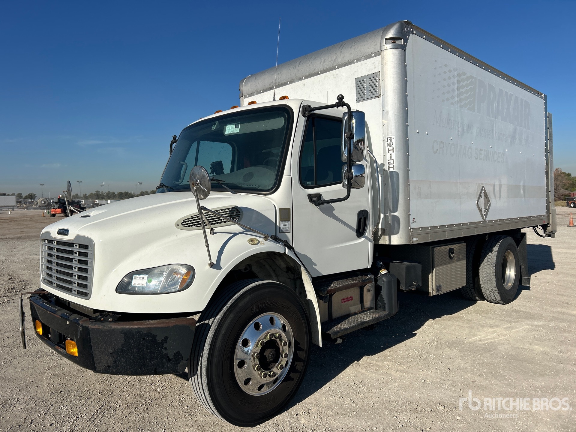 2019 Freightliner M2 106