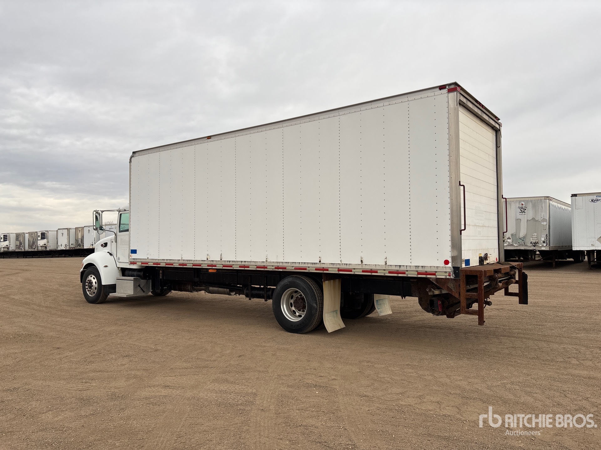 2013 Peterbilt 337