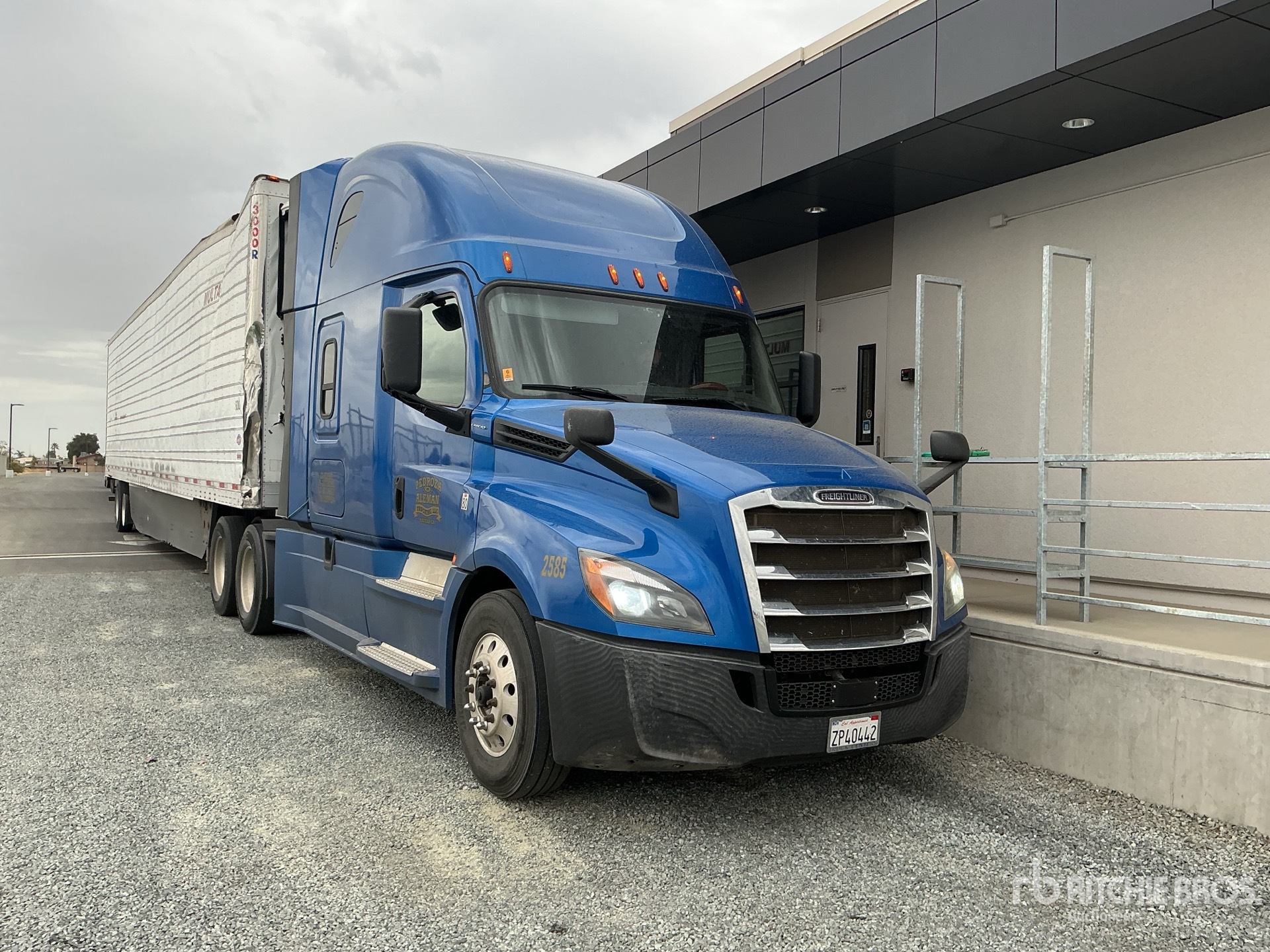 2020 Freightliner CASCADIA 126