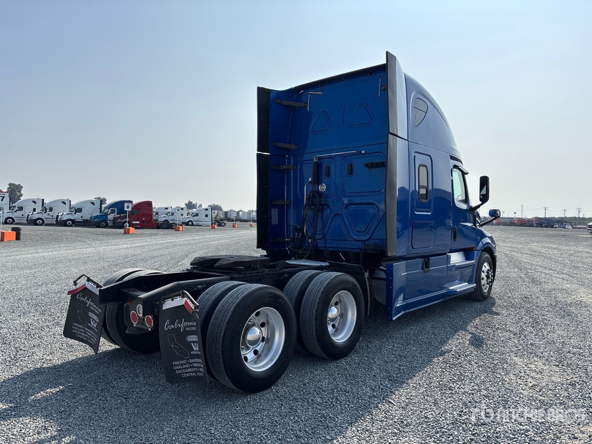 2020 Freightliner CASCADIA 126