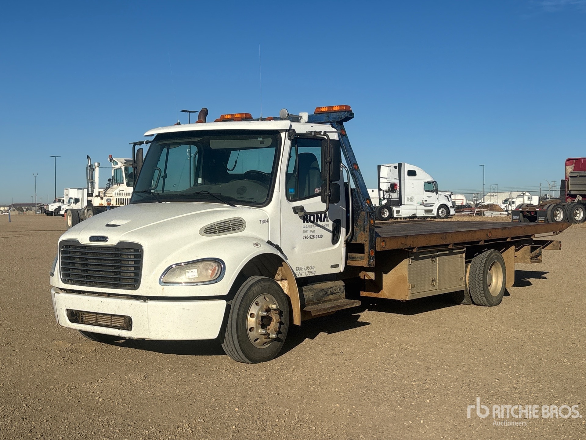 2005 Freightliner M2