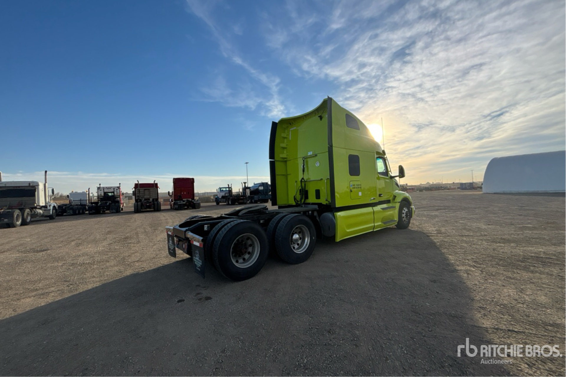 2023 Peterbilt 579