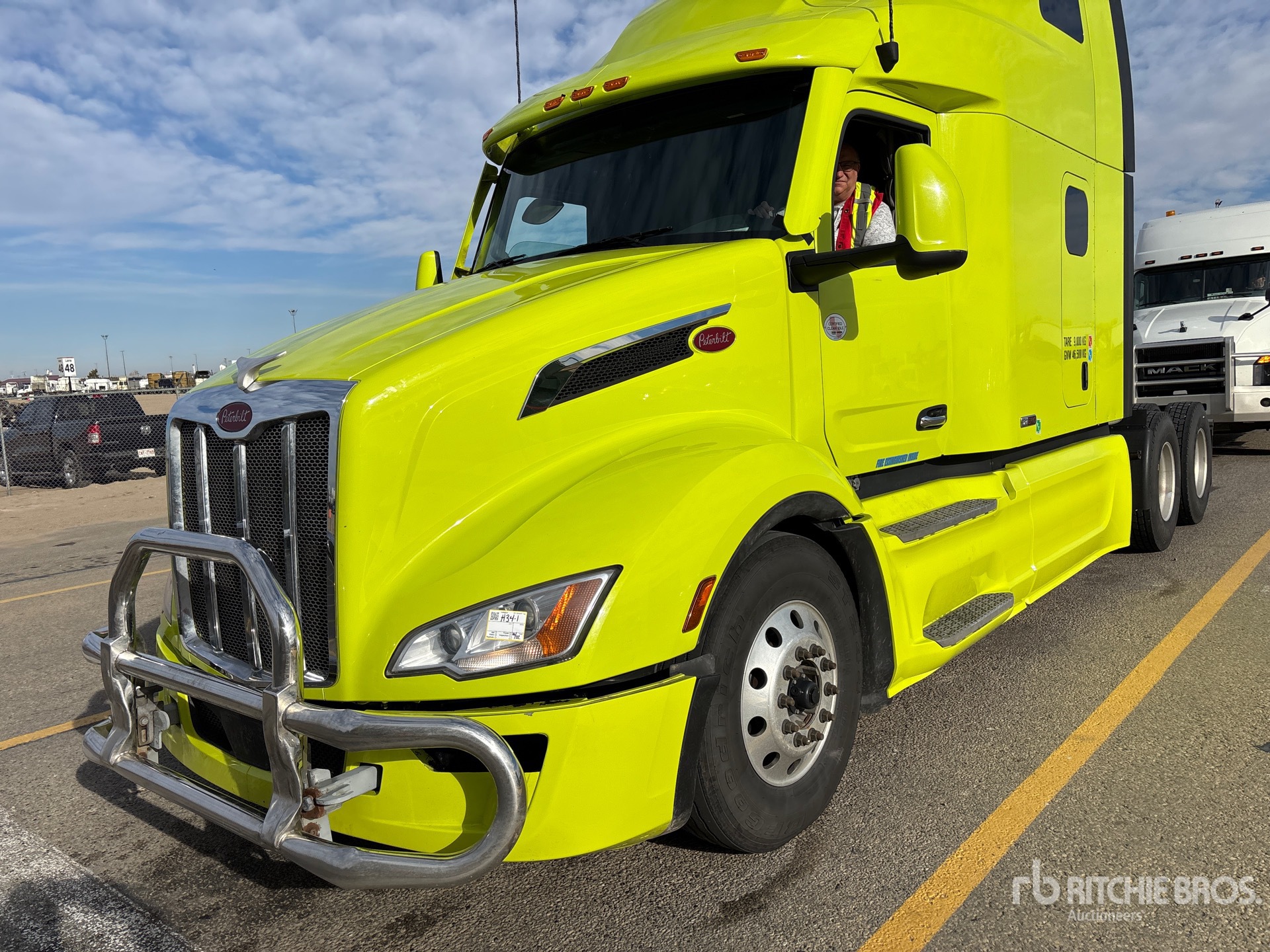 2023 Peterbilt 579
