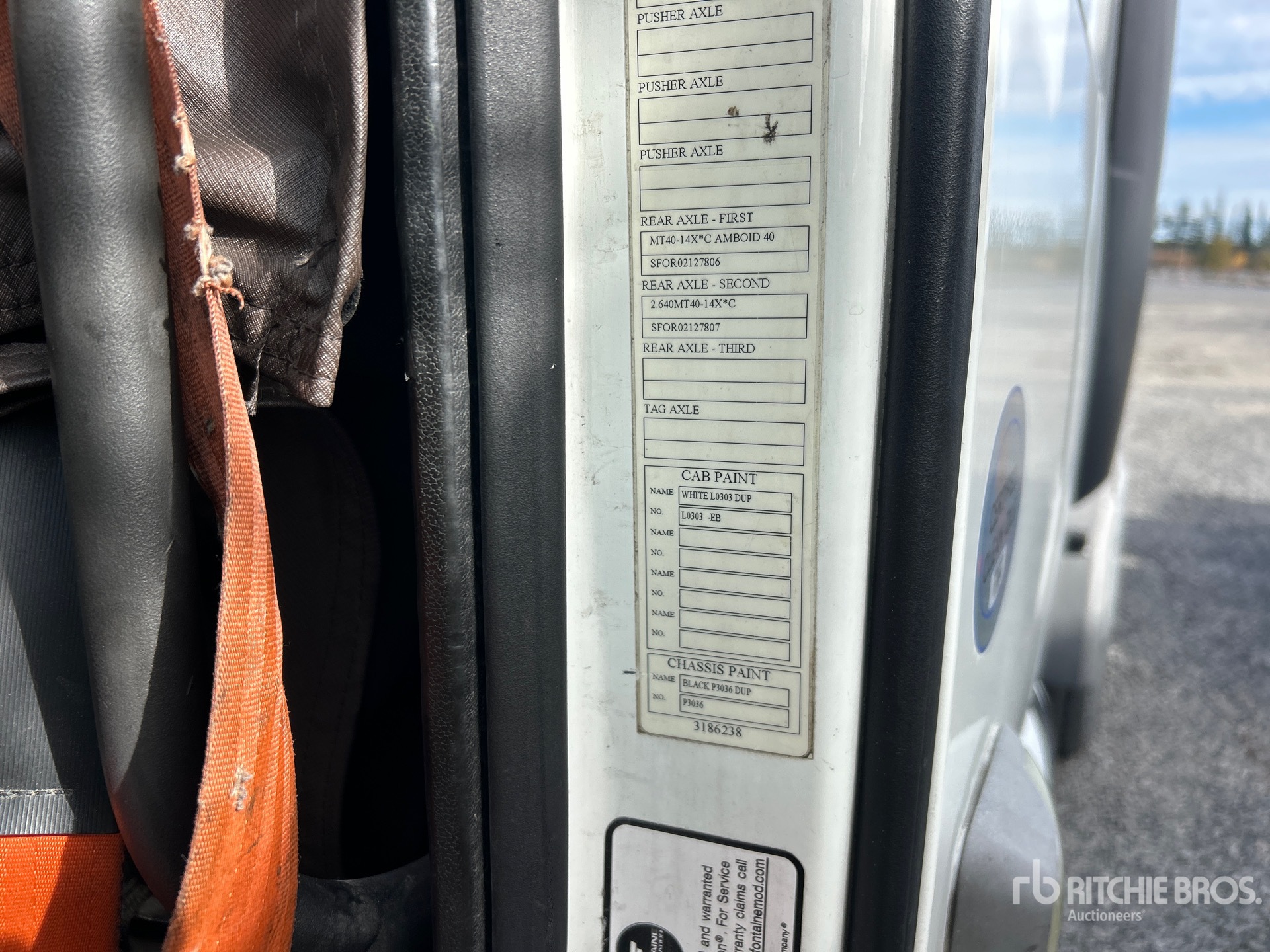 2013 Volvo VNL670