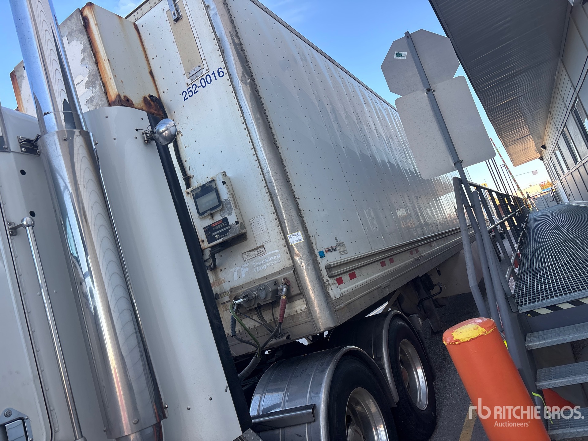 2012 Manac 53 FT X 102 IN T/A HEATED