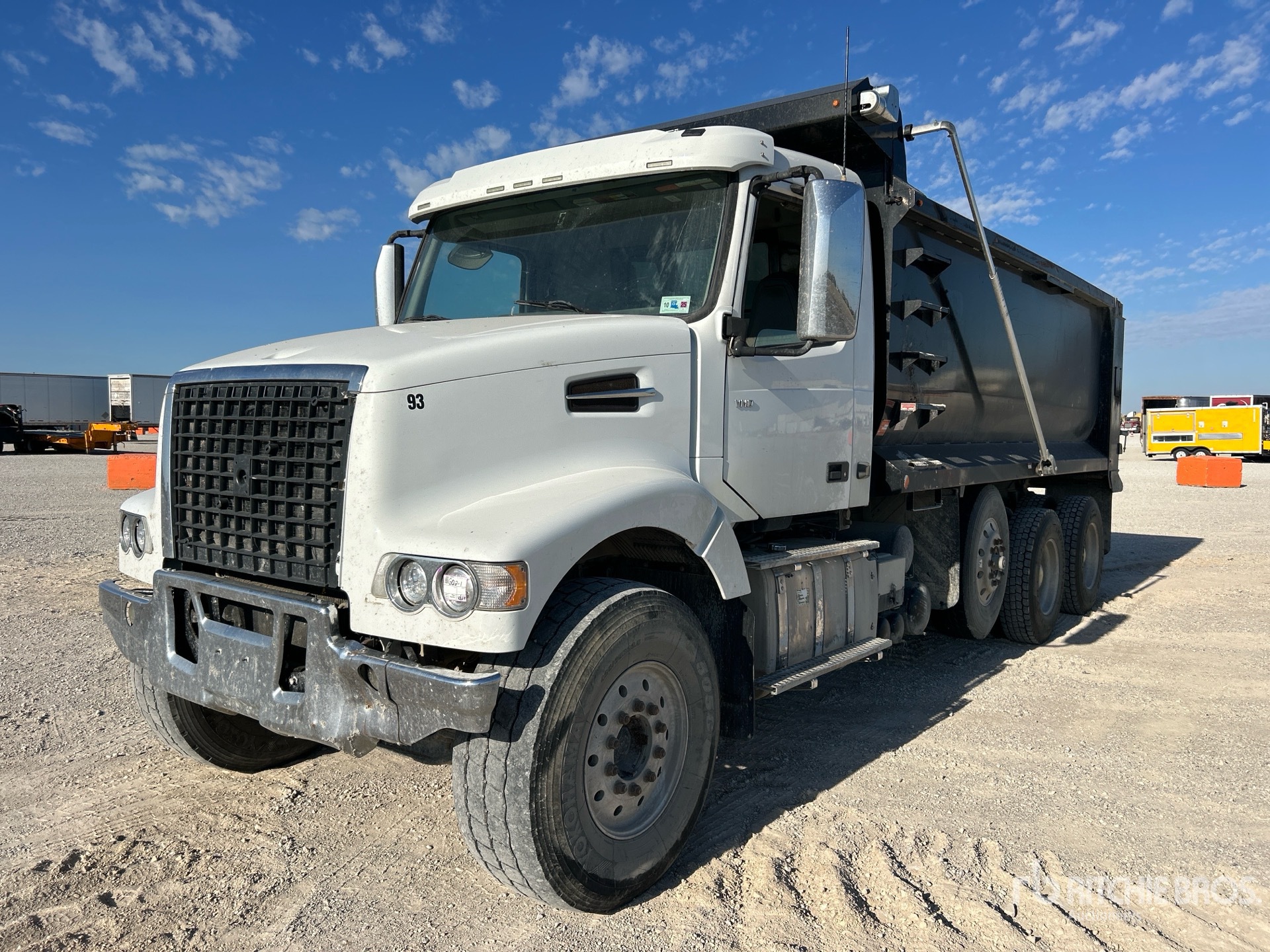 2021 Volvo VHD