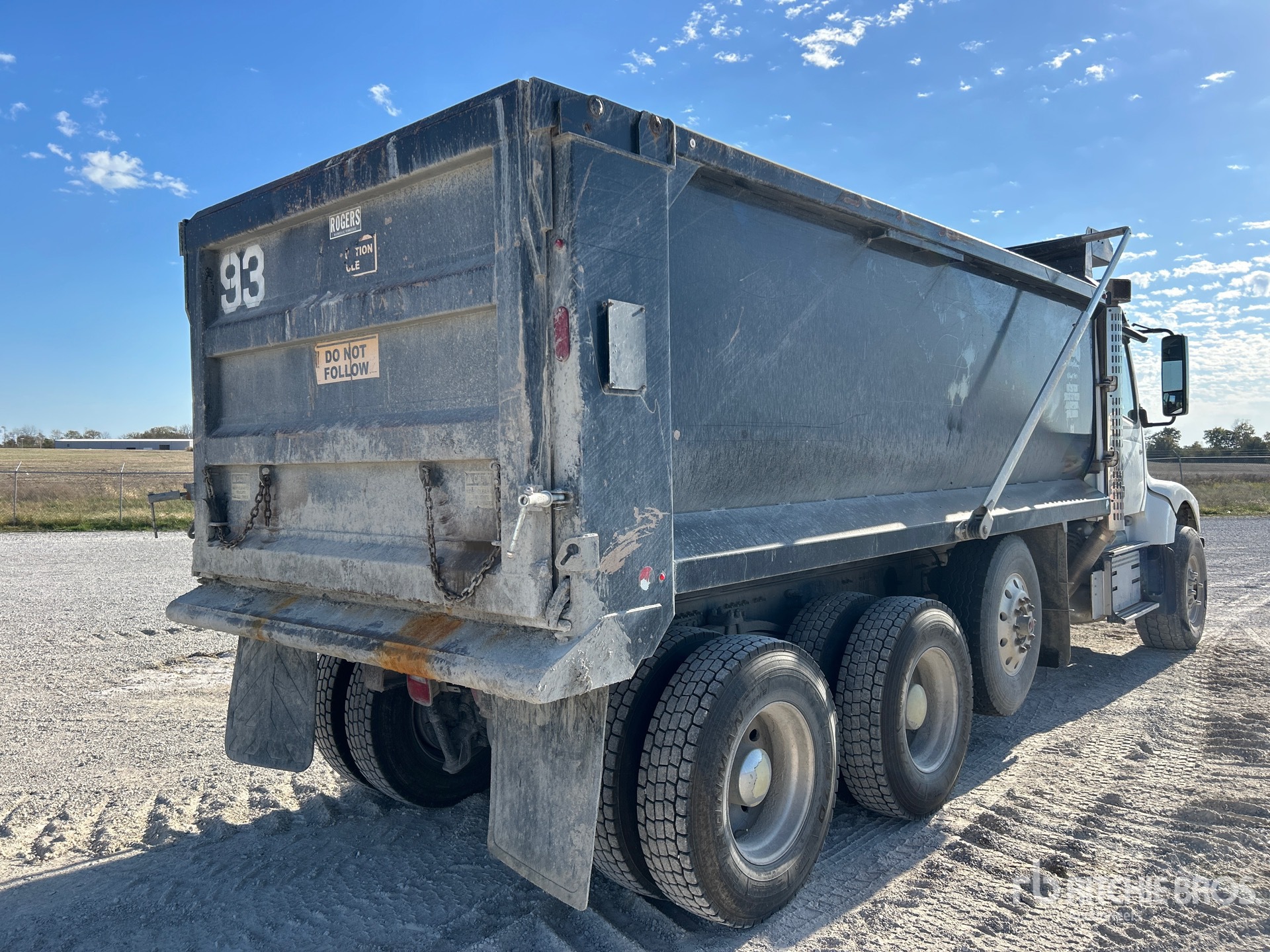 2021 Volvo VHD