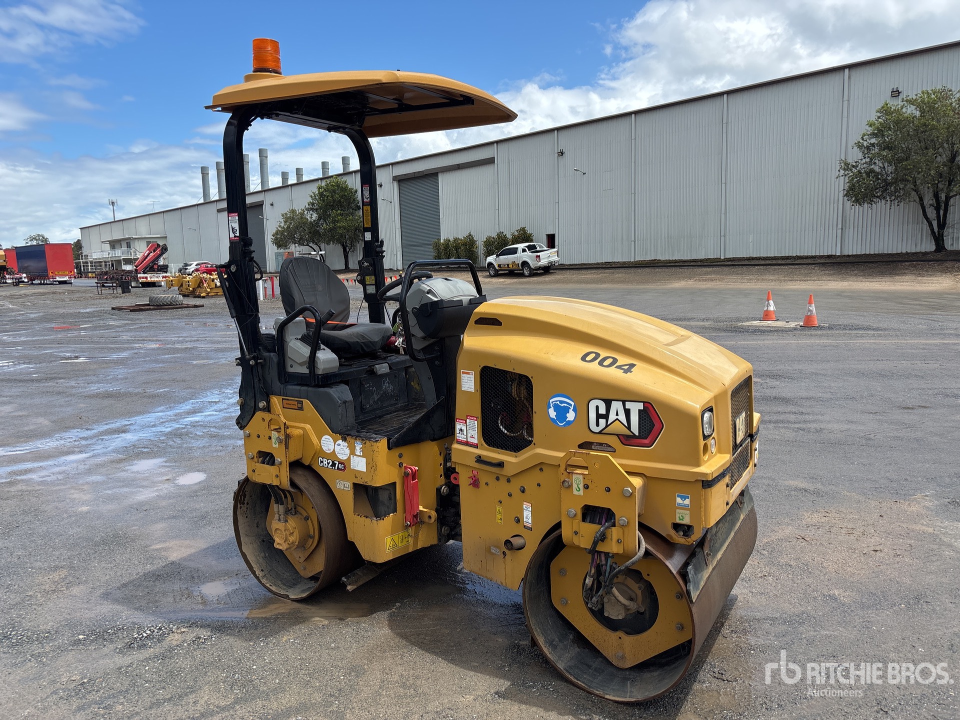 2023 Caterpillar CB2.7GC