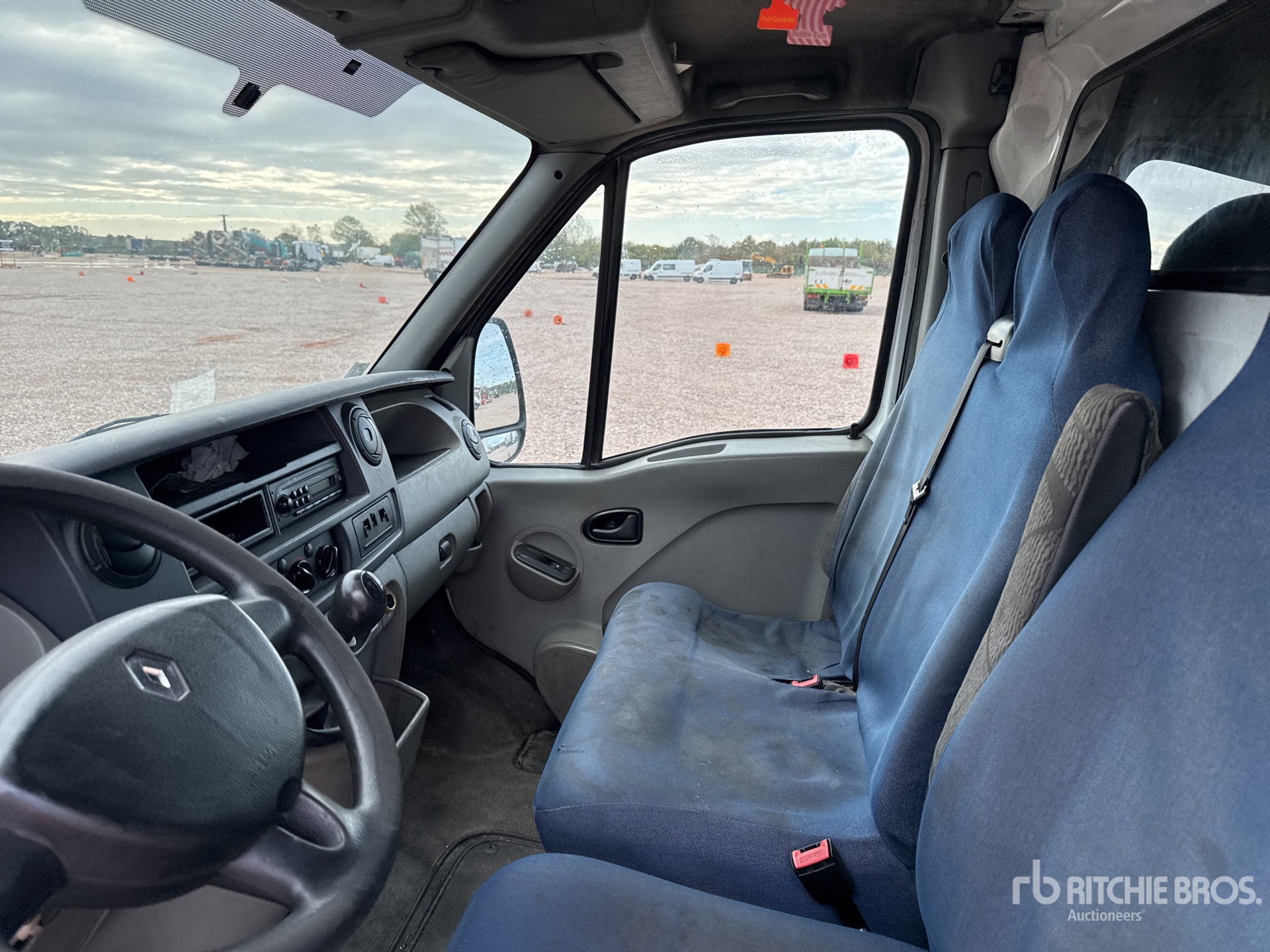 2009 Renault MASTER DCI100