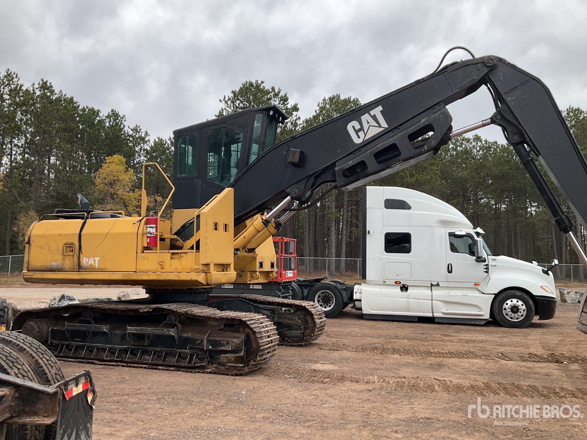 2010 Caterpillar 320D FM