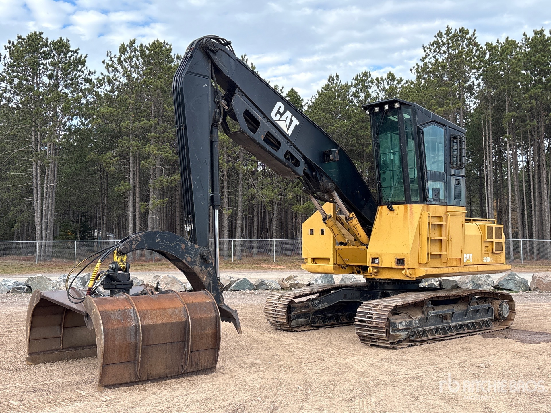 2010 Caterpillar 320D FM