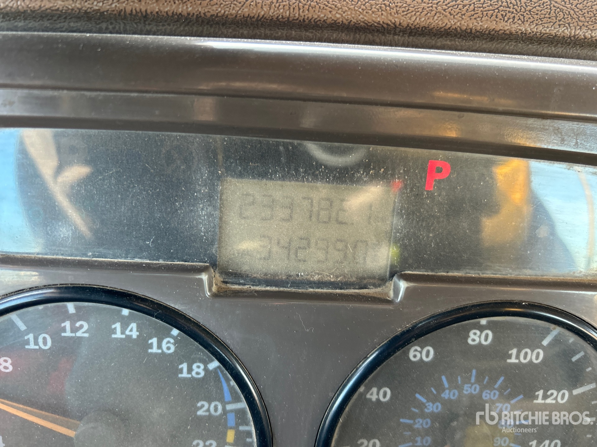 2003 Mack CV713