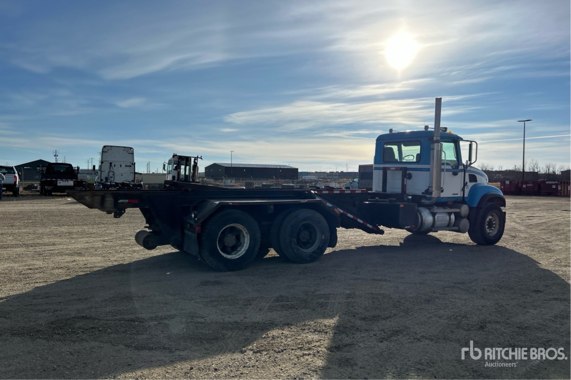 2003 Mack CV713