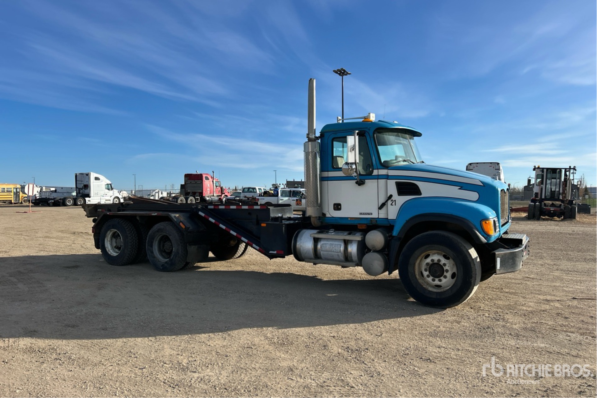 2003 Mack CV713