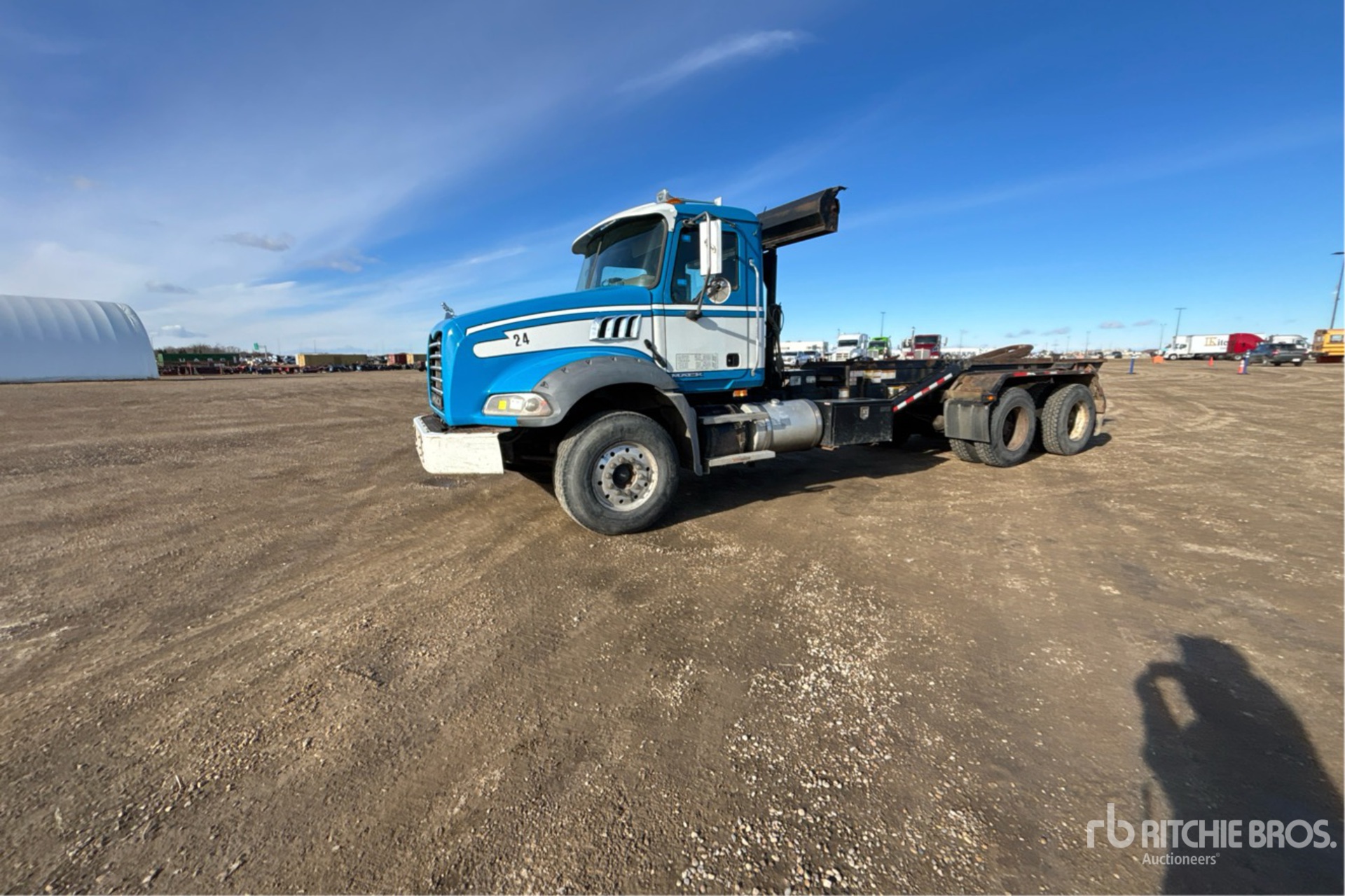 2007 Mack 700