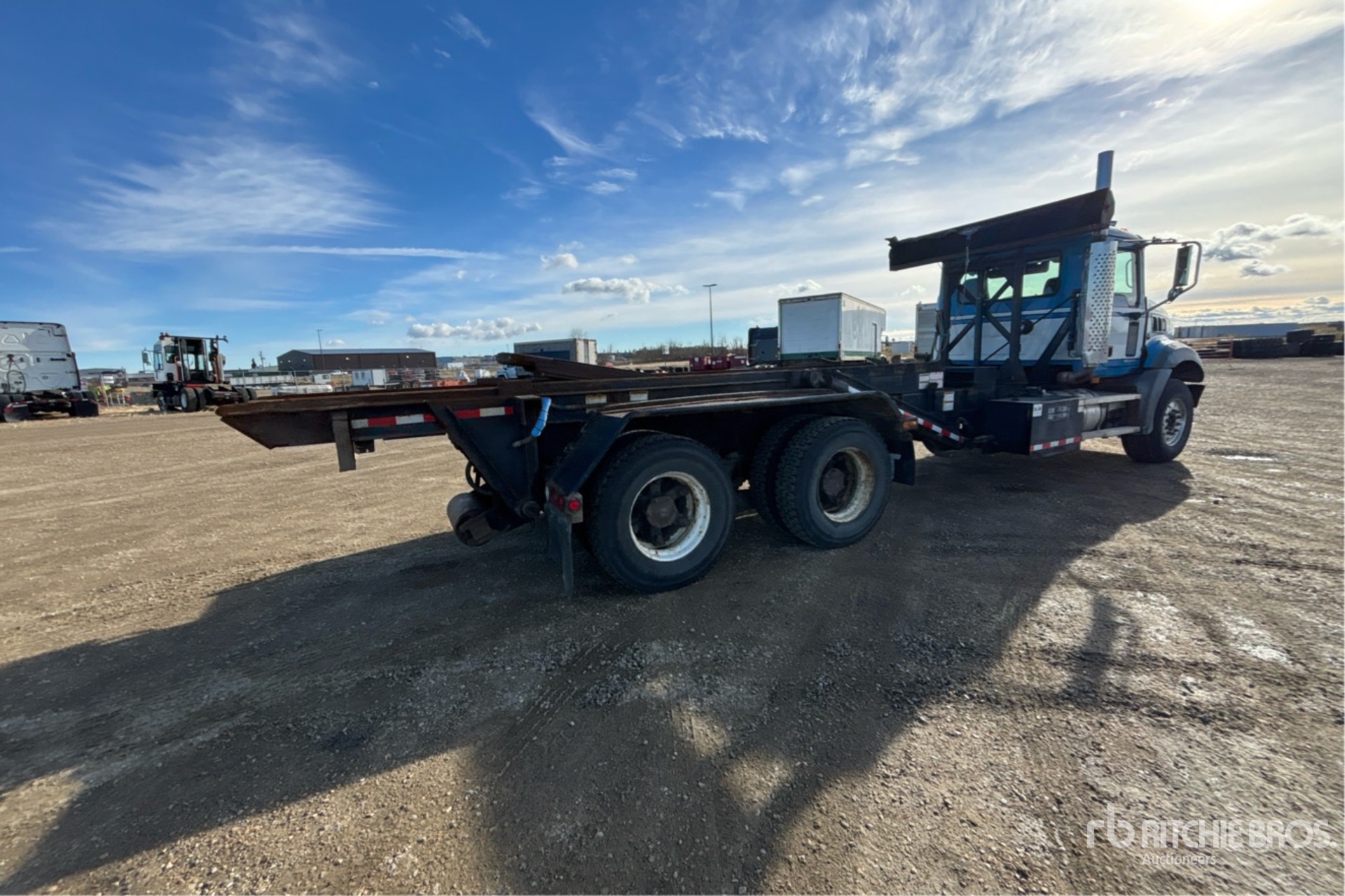 2007 Mack 700