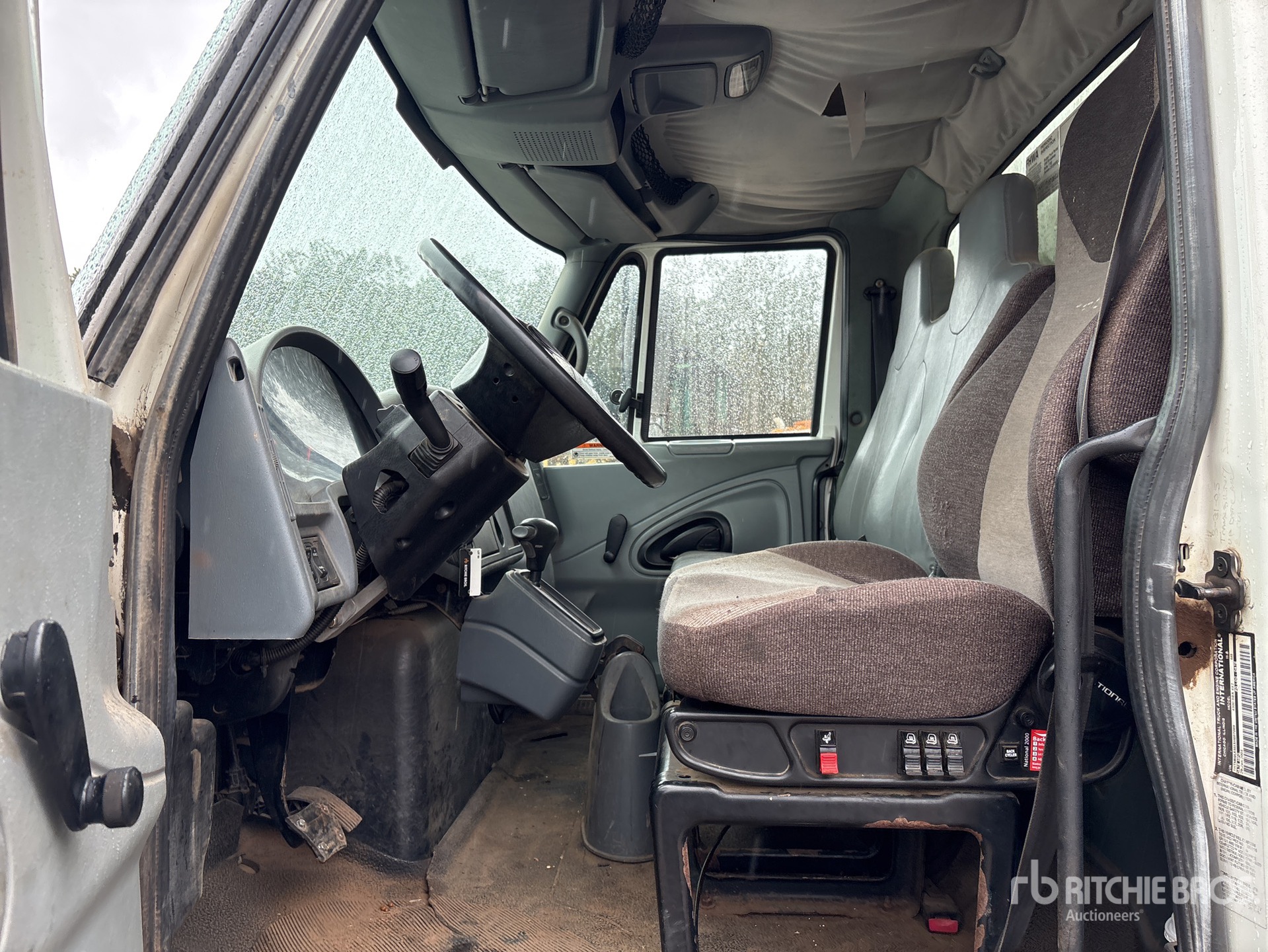 2005 International 4300