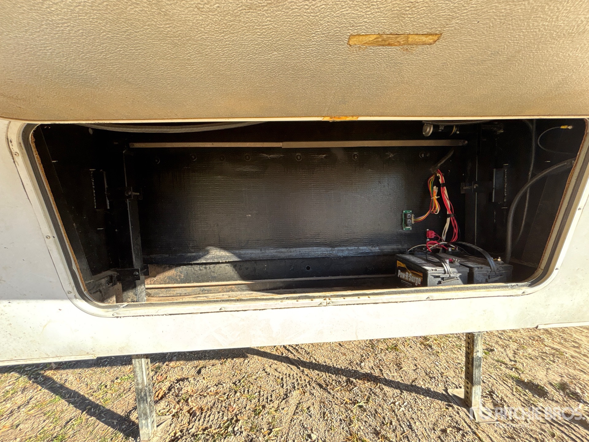 Keystone 28 ft T/A