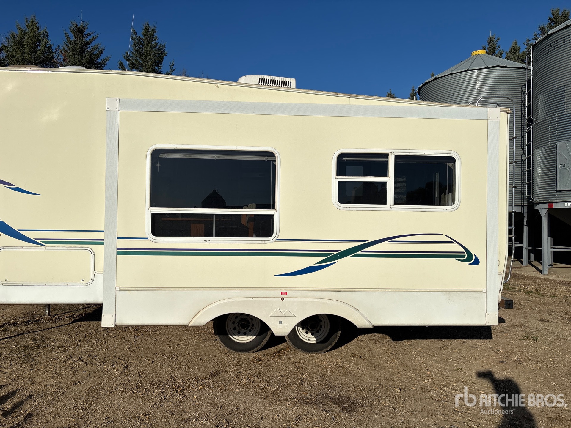 Keystone 28 ft T/A