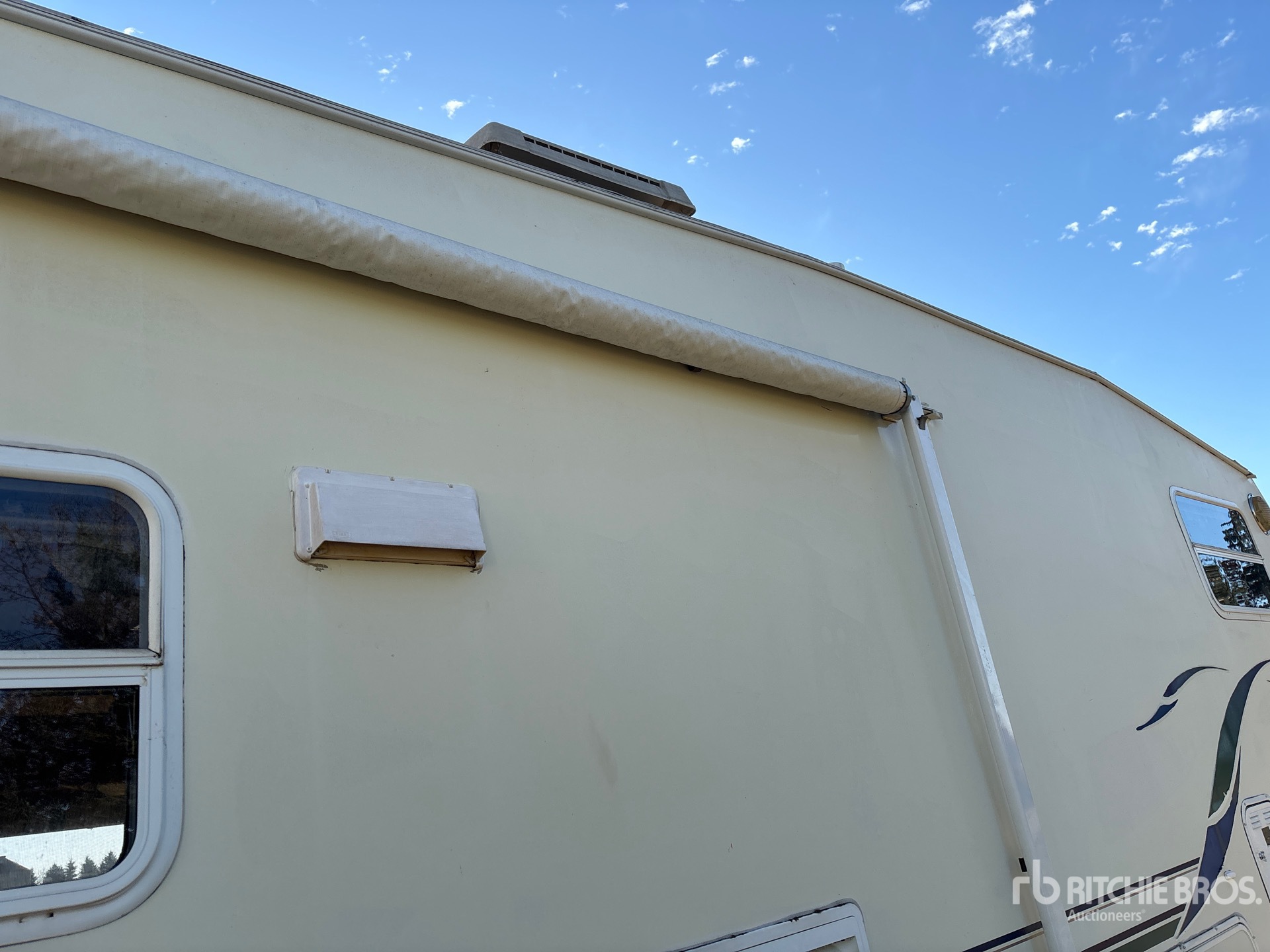 Keystone 28 ft T/A