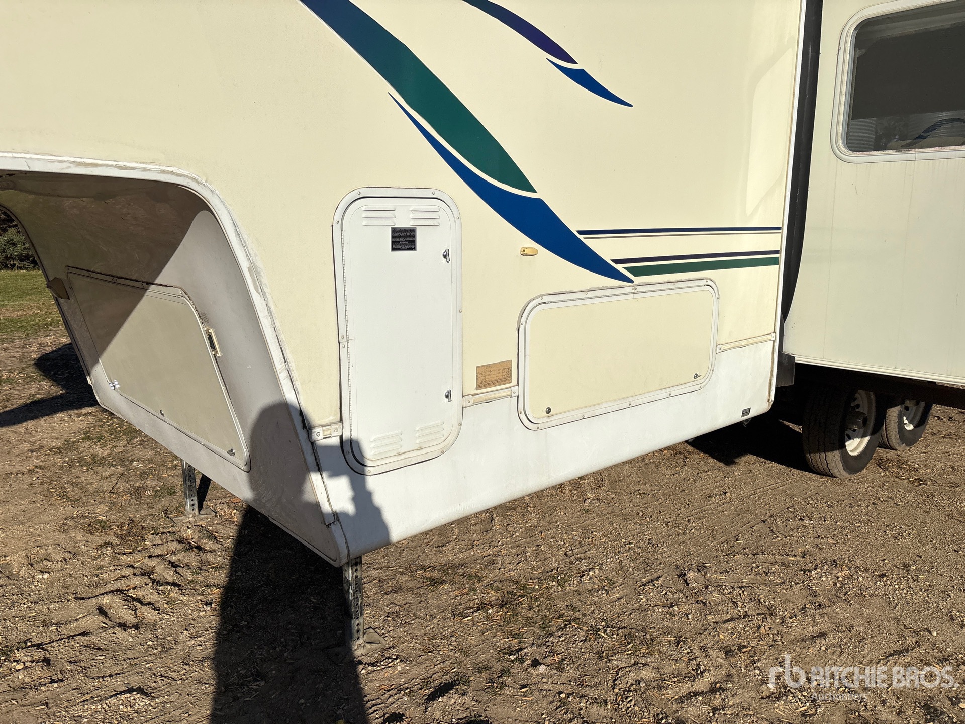 Keystone 28 ft T/A
