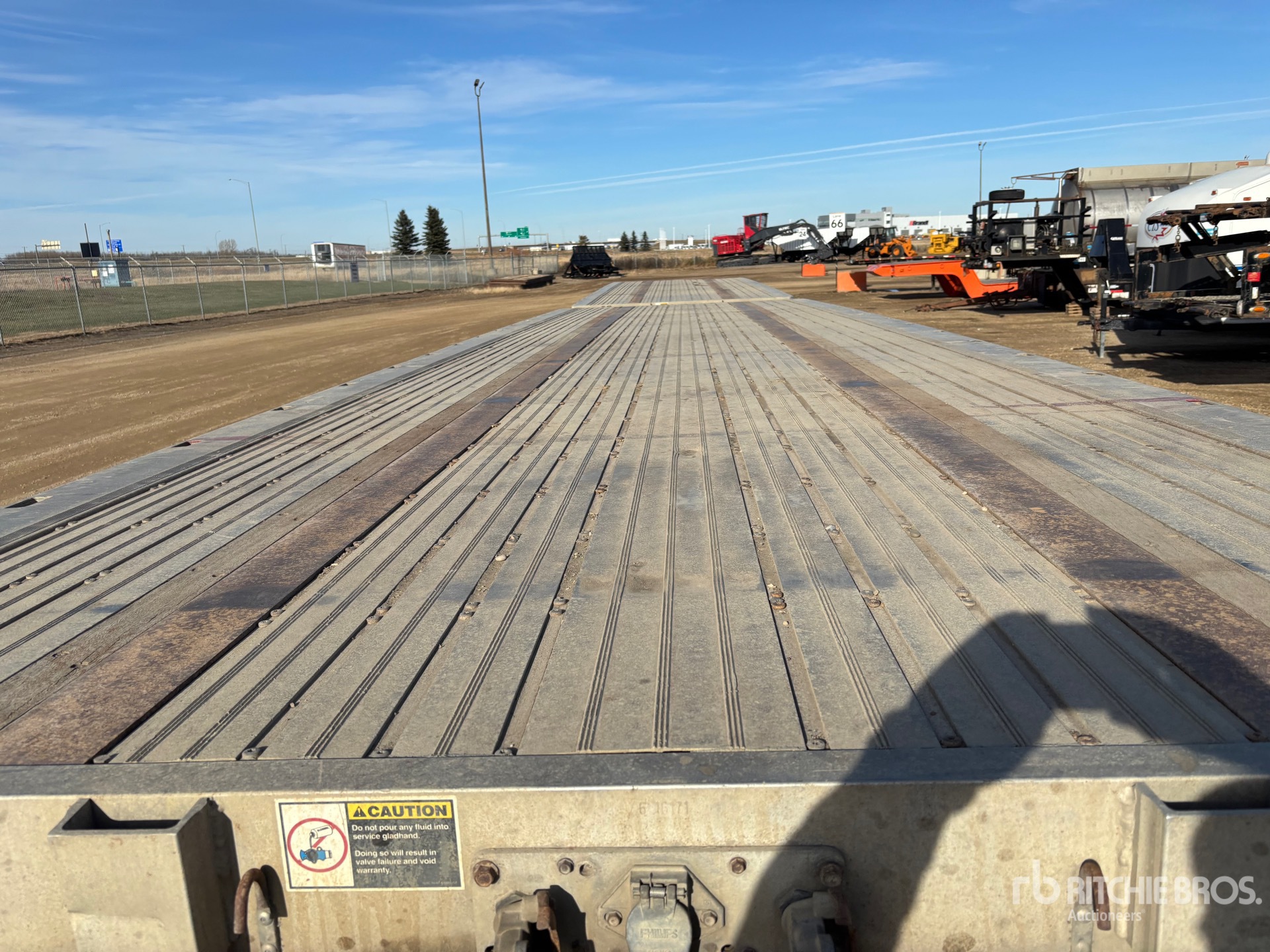 2011 Wilson 32 FT SUPER B-TRAIN LEAD