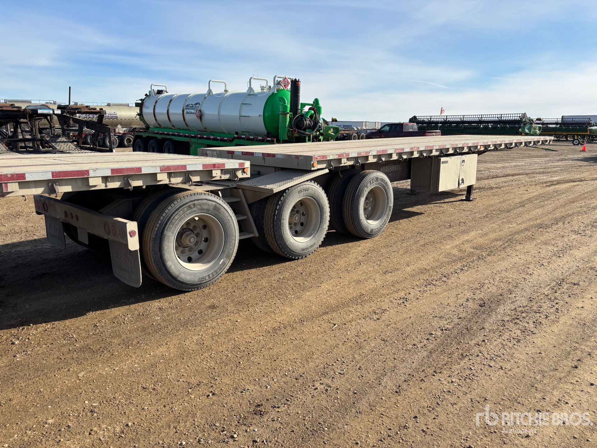 2011 Wilson 32 FT SUPER B-TRAIN LEAD