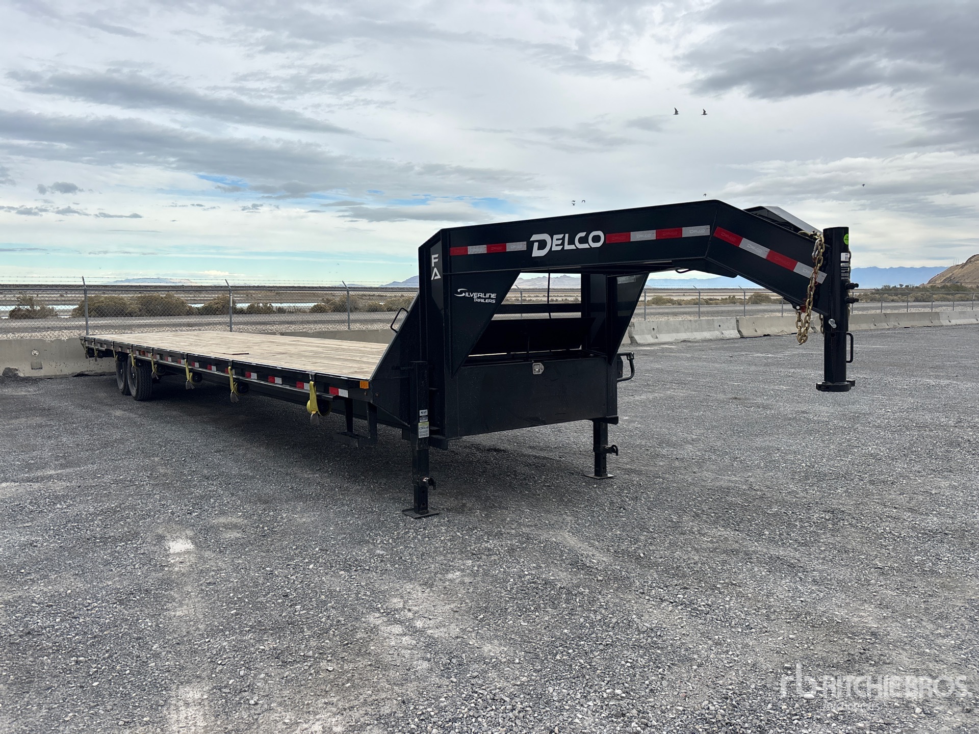 2027 Delco 7000 lb 40 ft T/A Gooseneck