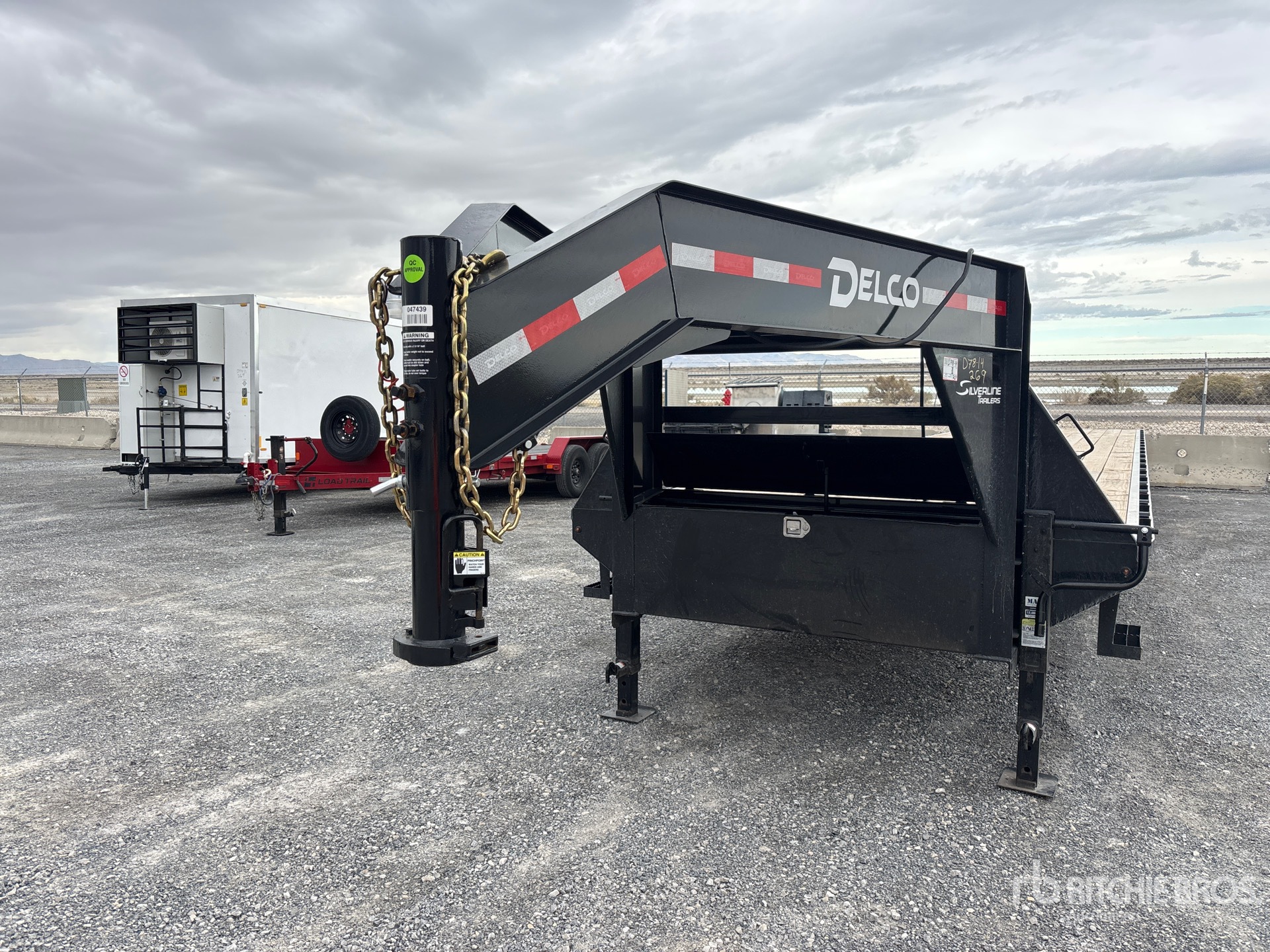 2027 Delco 7000 lb 40 ft T/A Gooseneck