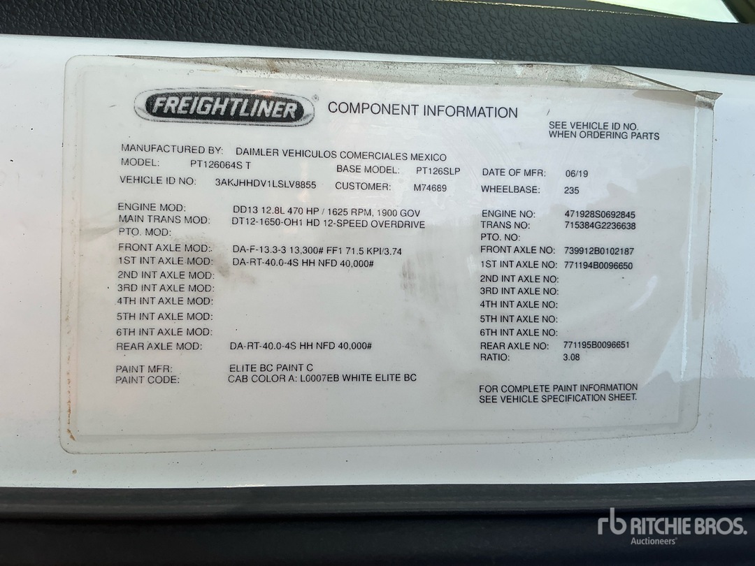 2020 Freightliner CASCADIA 126
