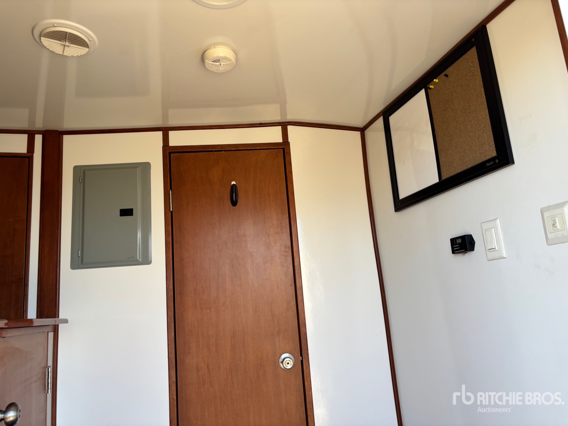 2018 Diamond 19 ft x 101 in Portable T/A