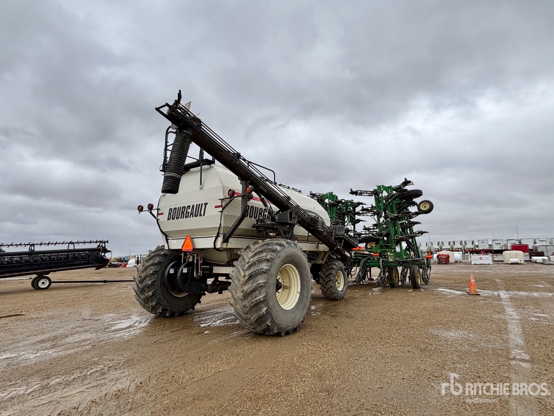 2013 John Deere 1870