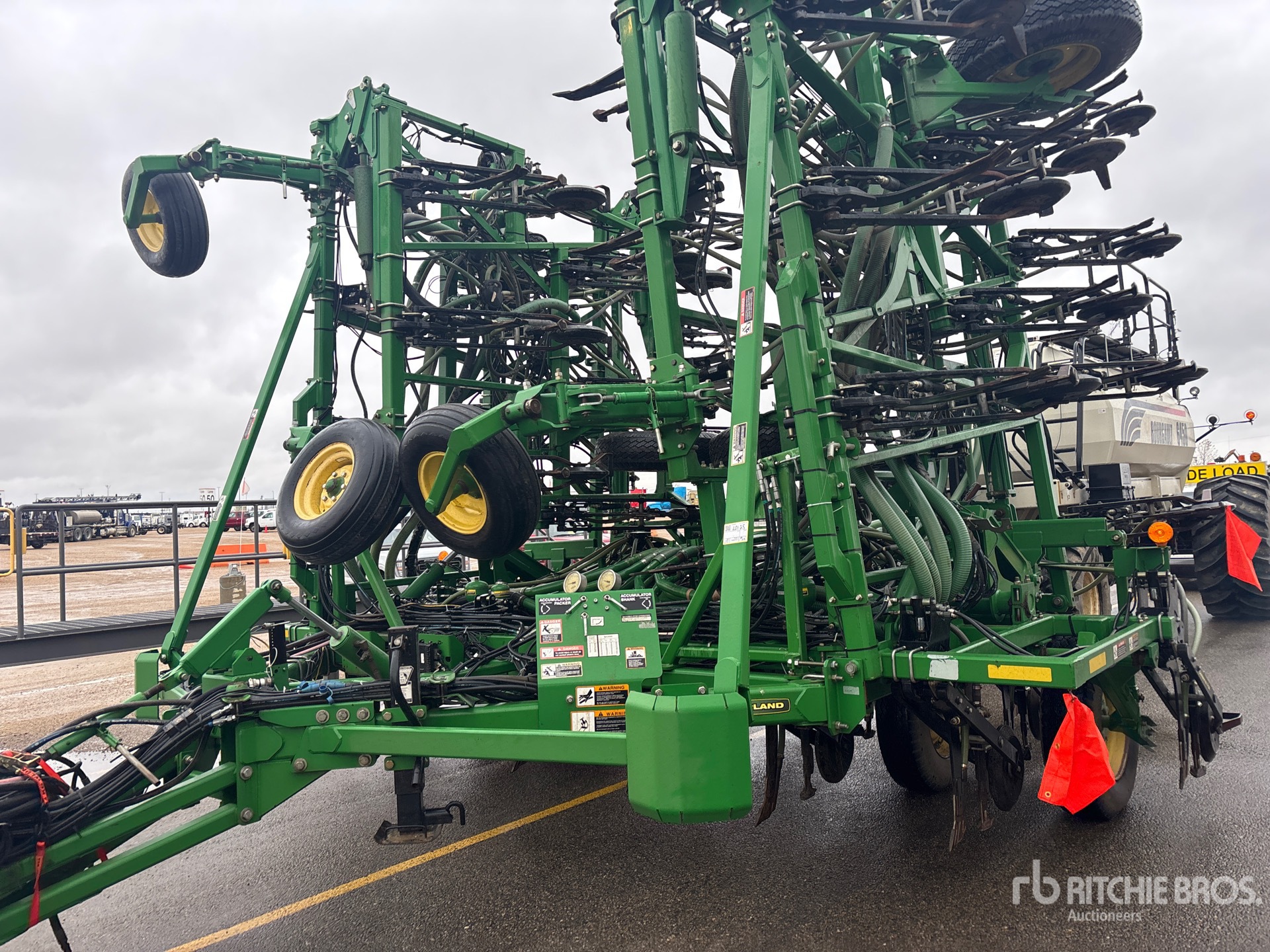 2013 John Deere 1870