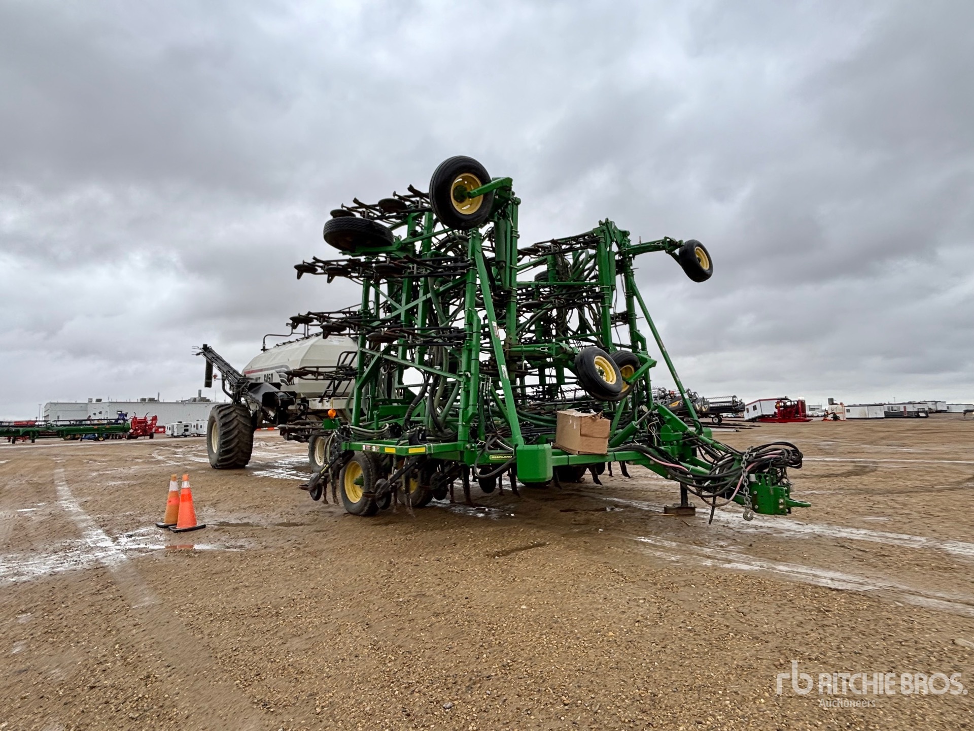 2013 John Deere 1870