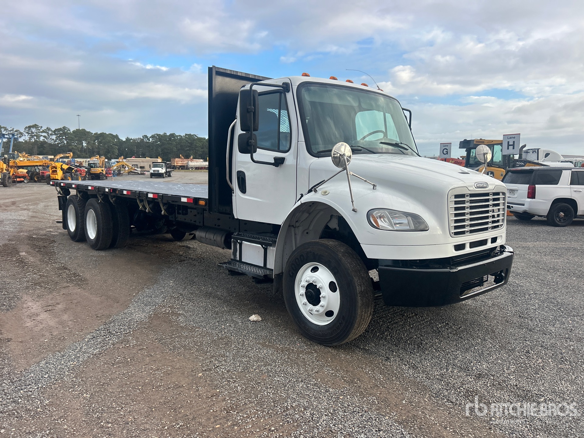 2015 Freightliner M2 106