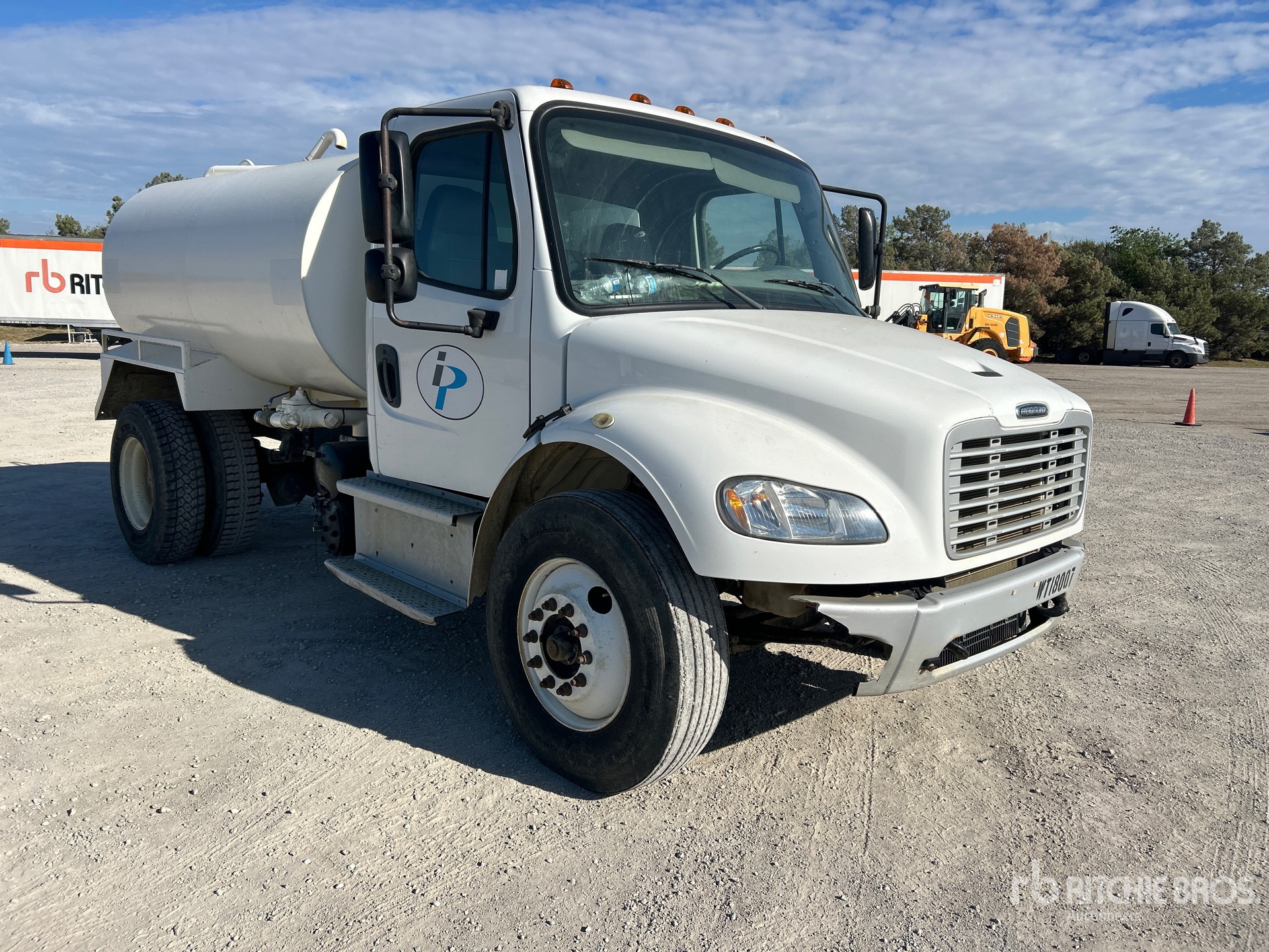2018 Freightliner 108SD