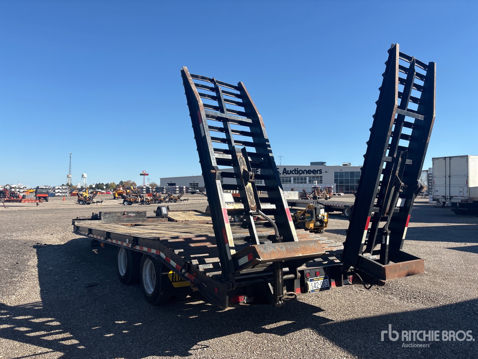 2017 Kaufman 25 ft T/A