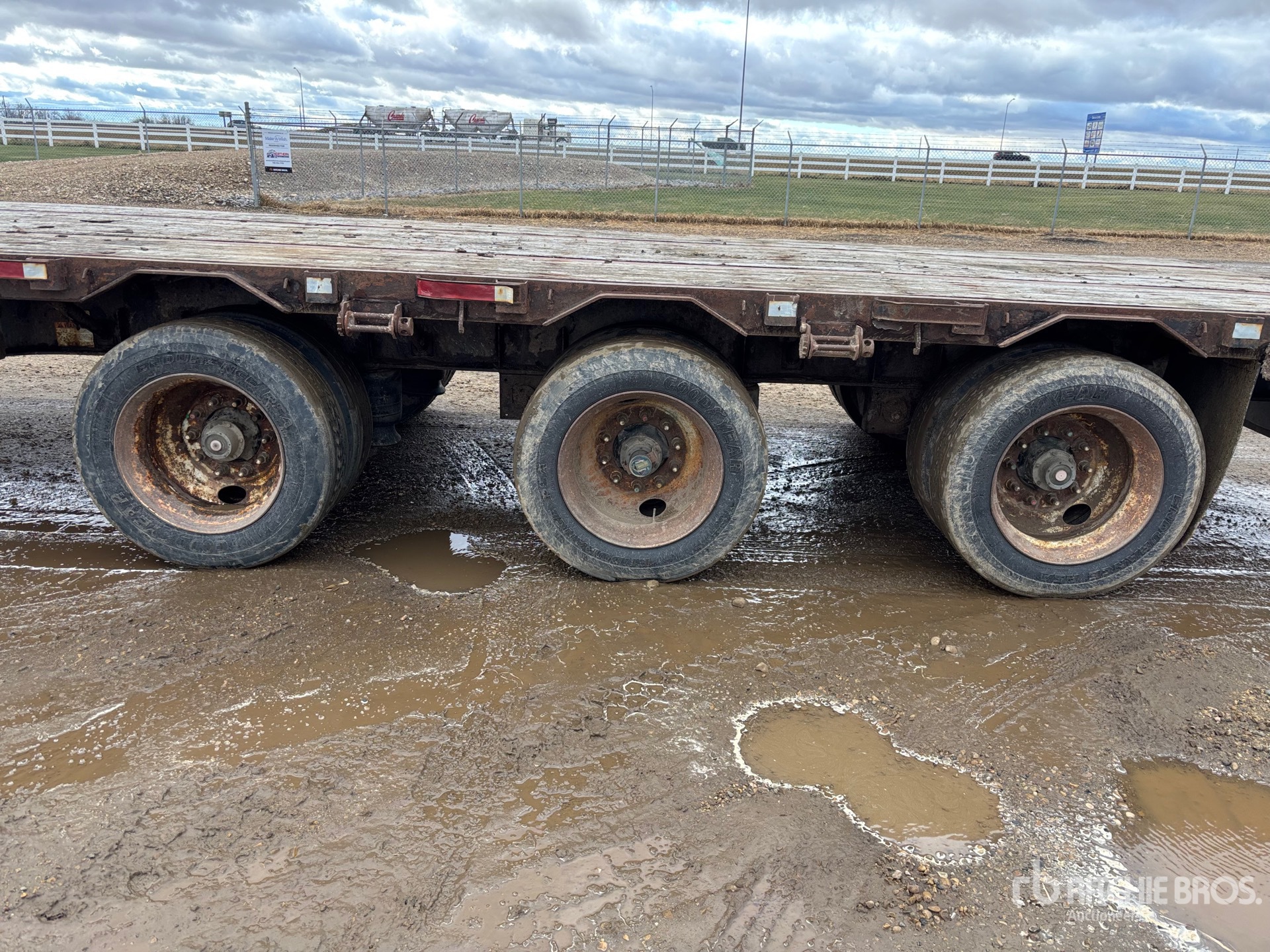 2010 Load King  53 FT TRI/A