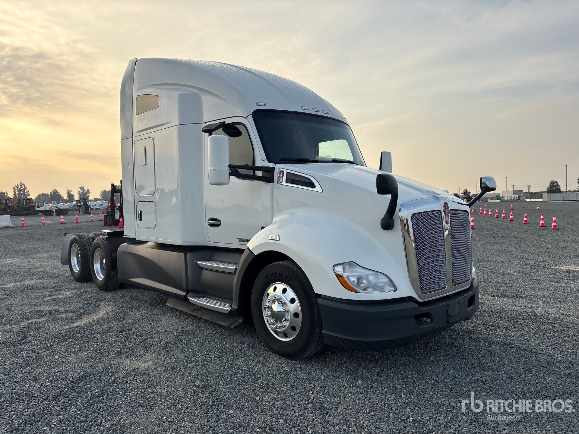 2022 Kenworth T680