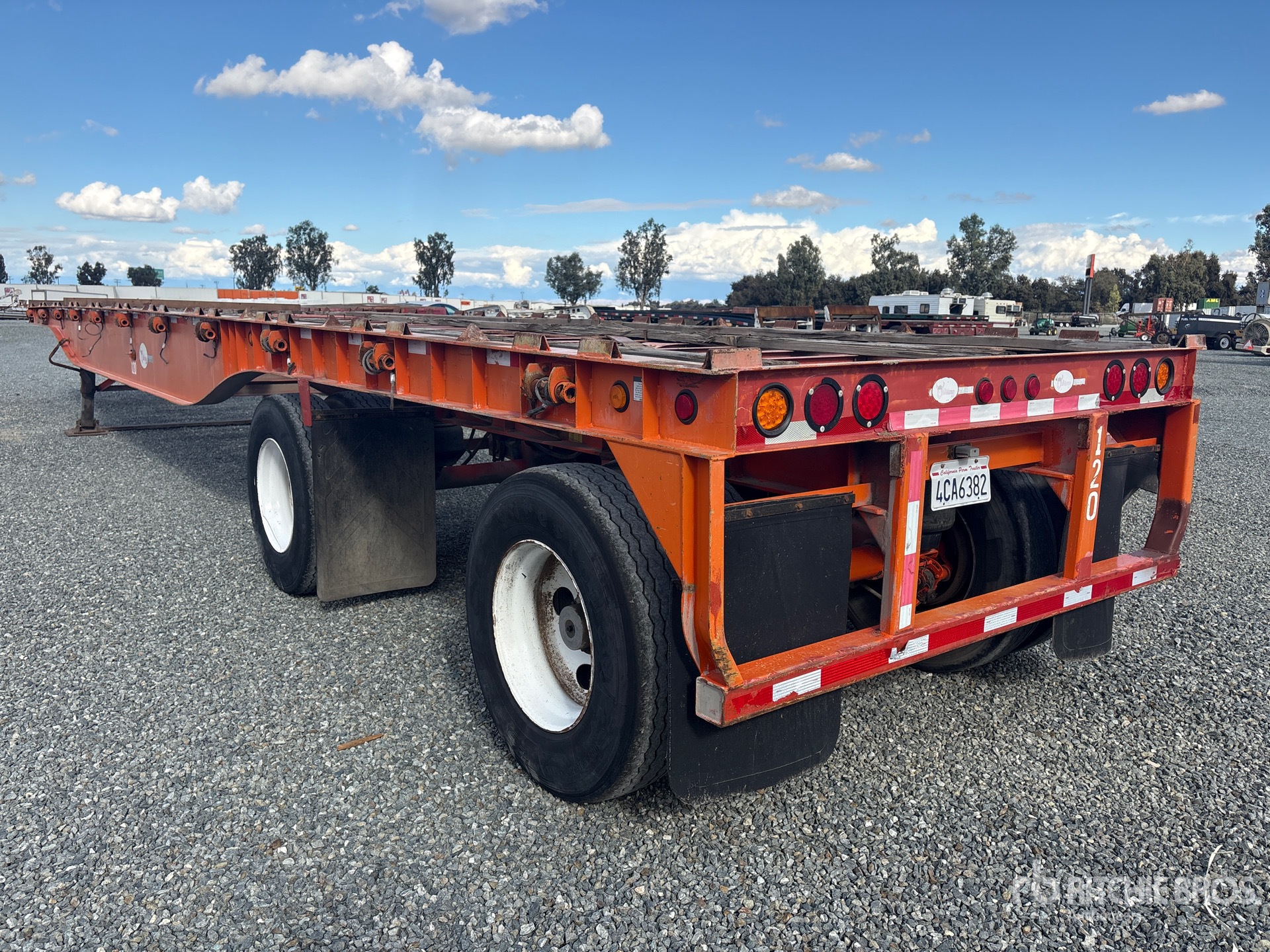 2010 Viking 47 FT T/A SPREAD AXLE