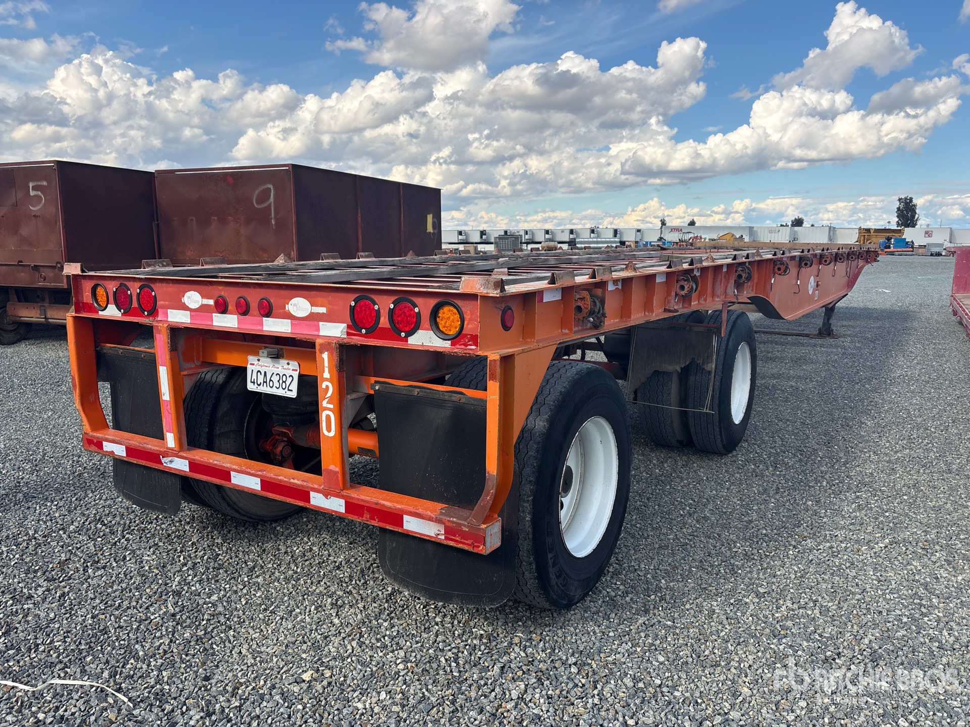 2010 Viking 47 FT T/A SPREAD AXLE