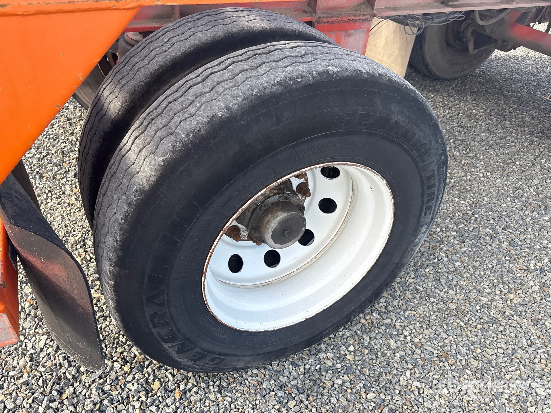 2010 Viking 47 FT T/A SPREAD AXLE
