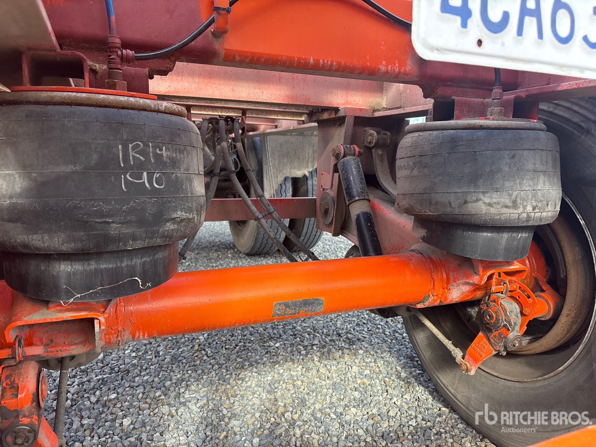 2010 Viking 47 FT T/A SPREAD AXLE
