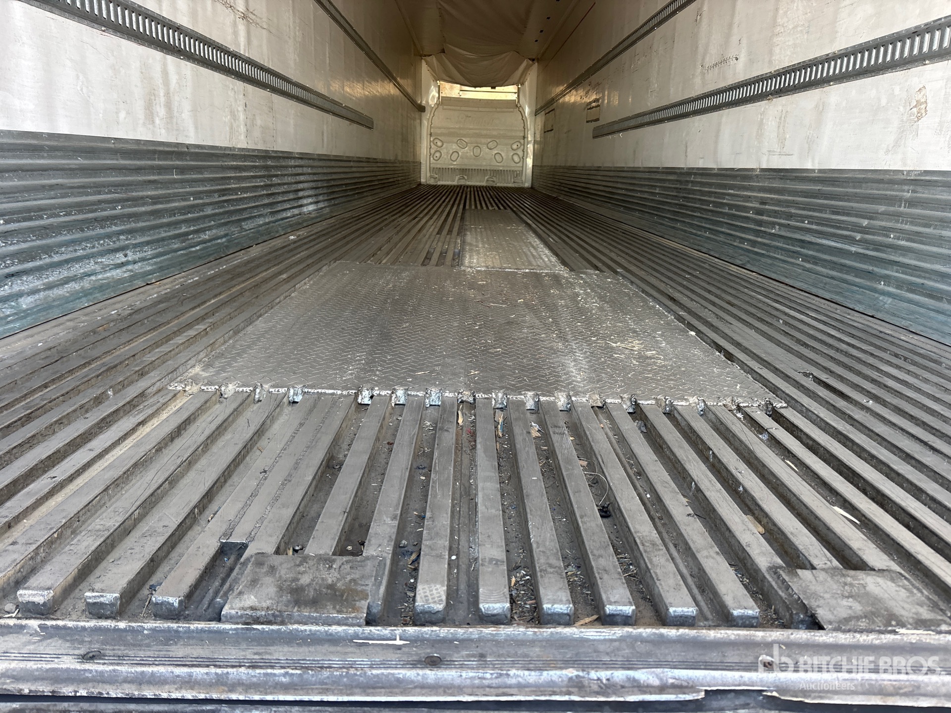 2013 Wabash 53 ft x 102 in T/A