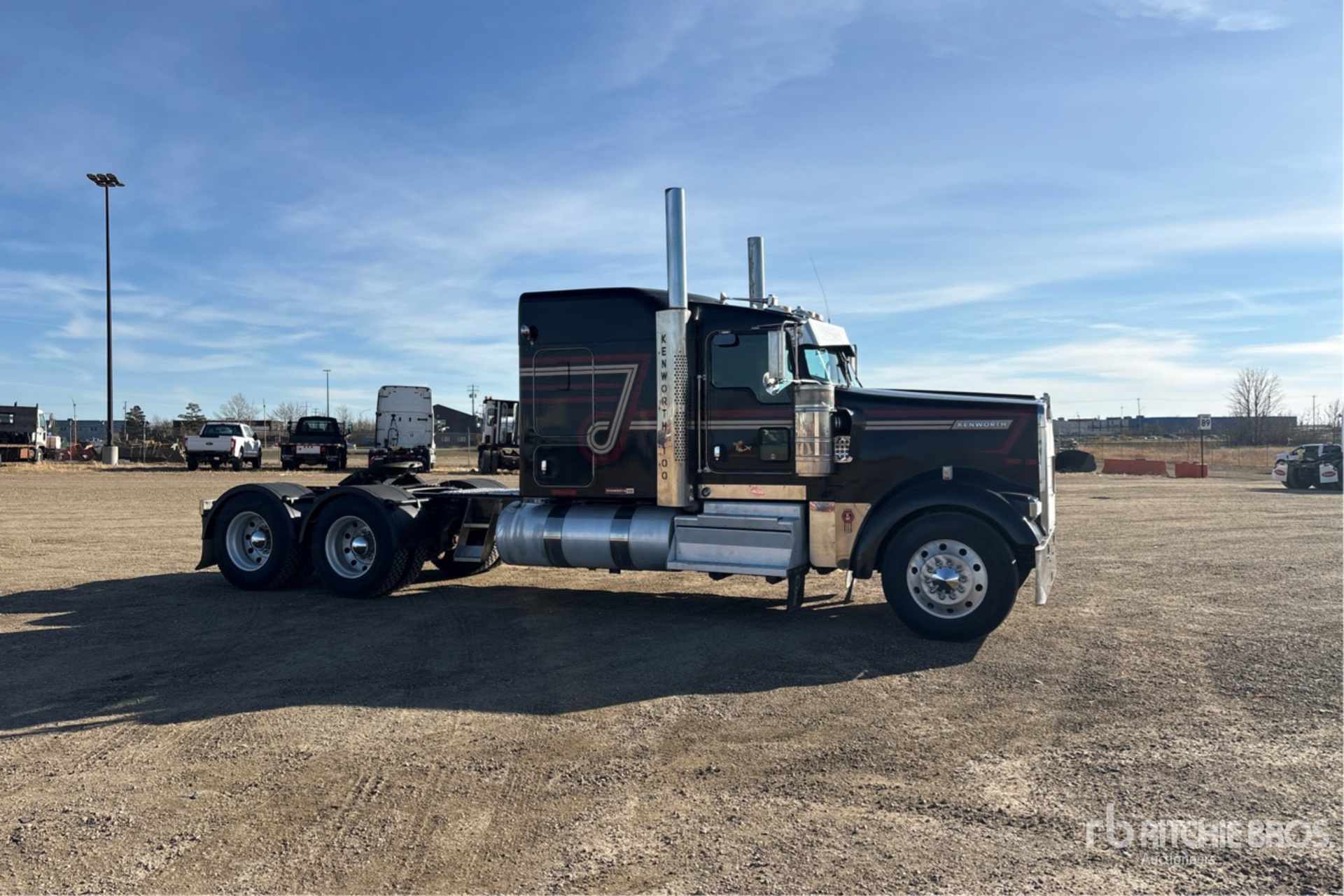 2024 Kenworth W900