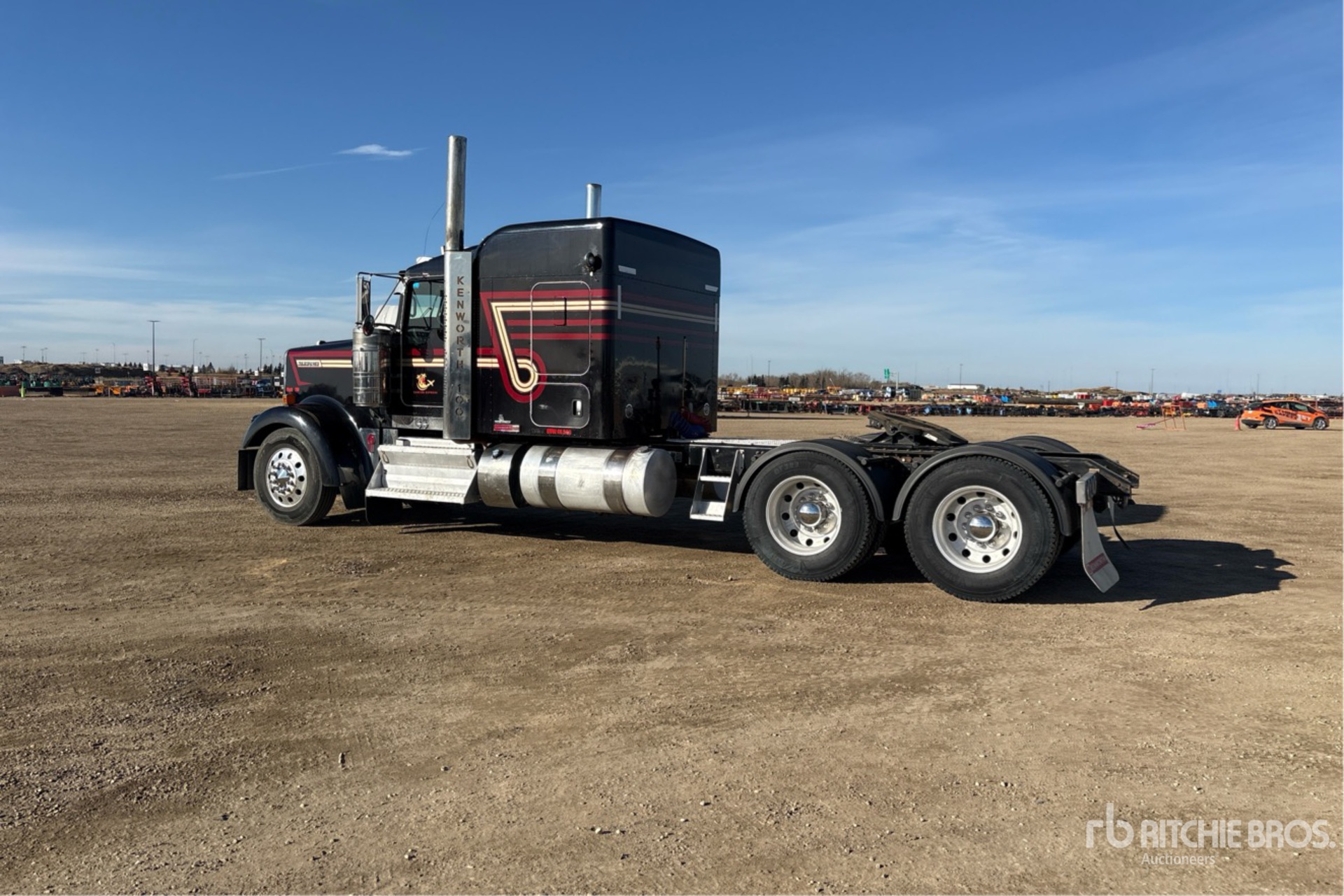 2024 Kenworth W900