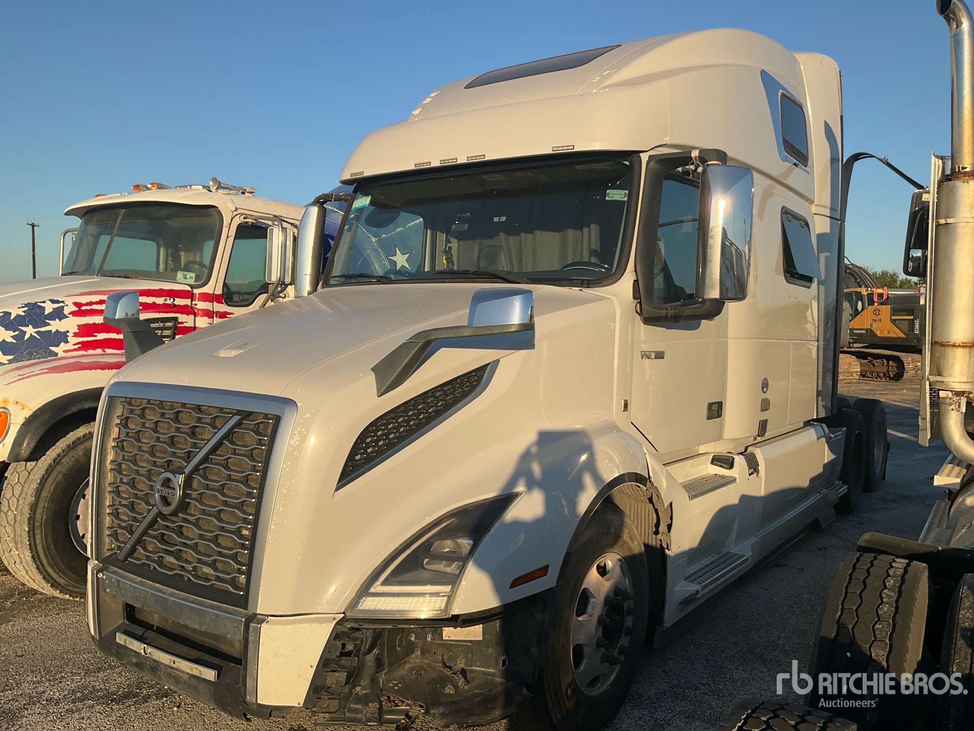 2022 Volvo VNL64T