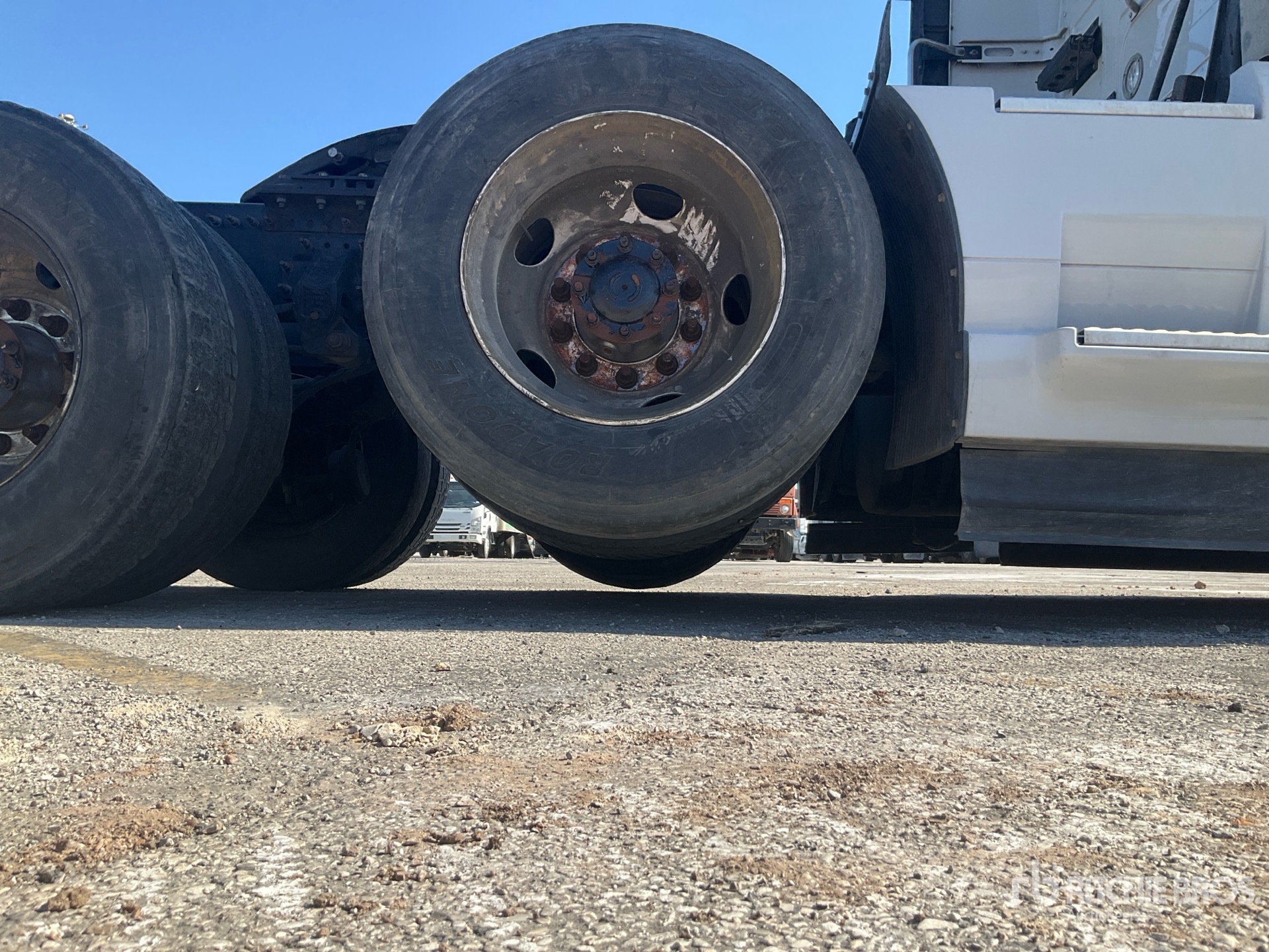 2022 Volvo VNL64T