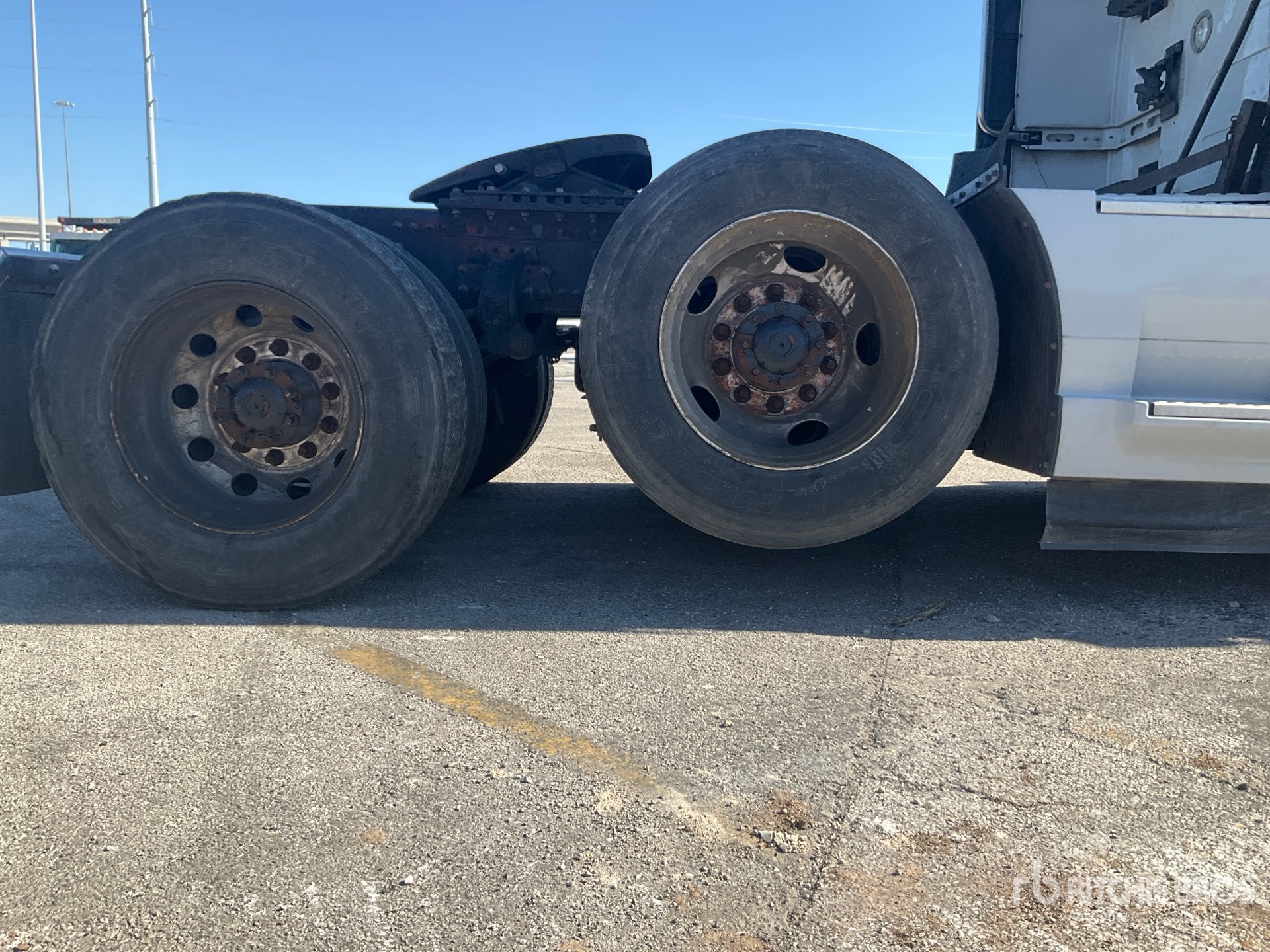2022 Volvo VNL64T
